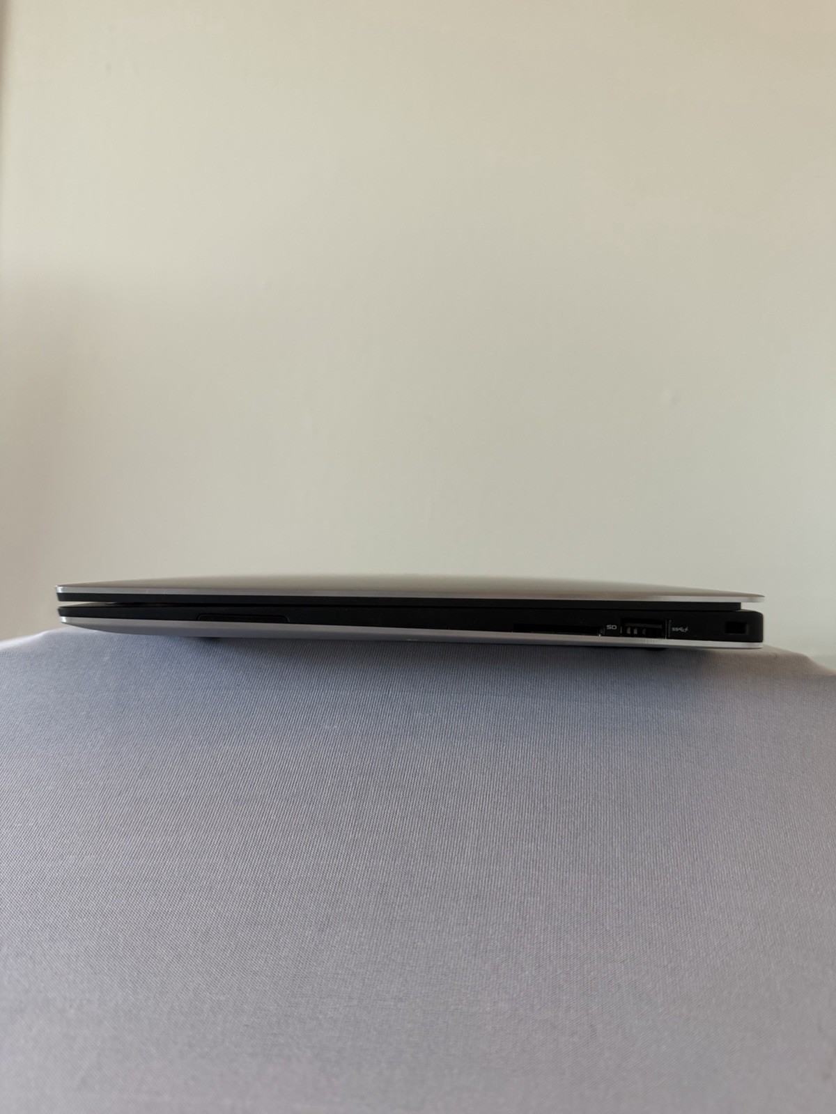 Dell XPS 13-9343 Laptop – Good Screen – Intel i5-5200U – RAM 8 GB – Read Des