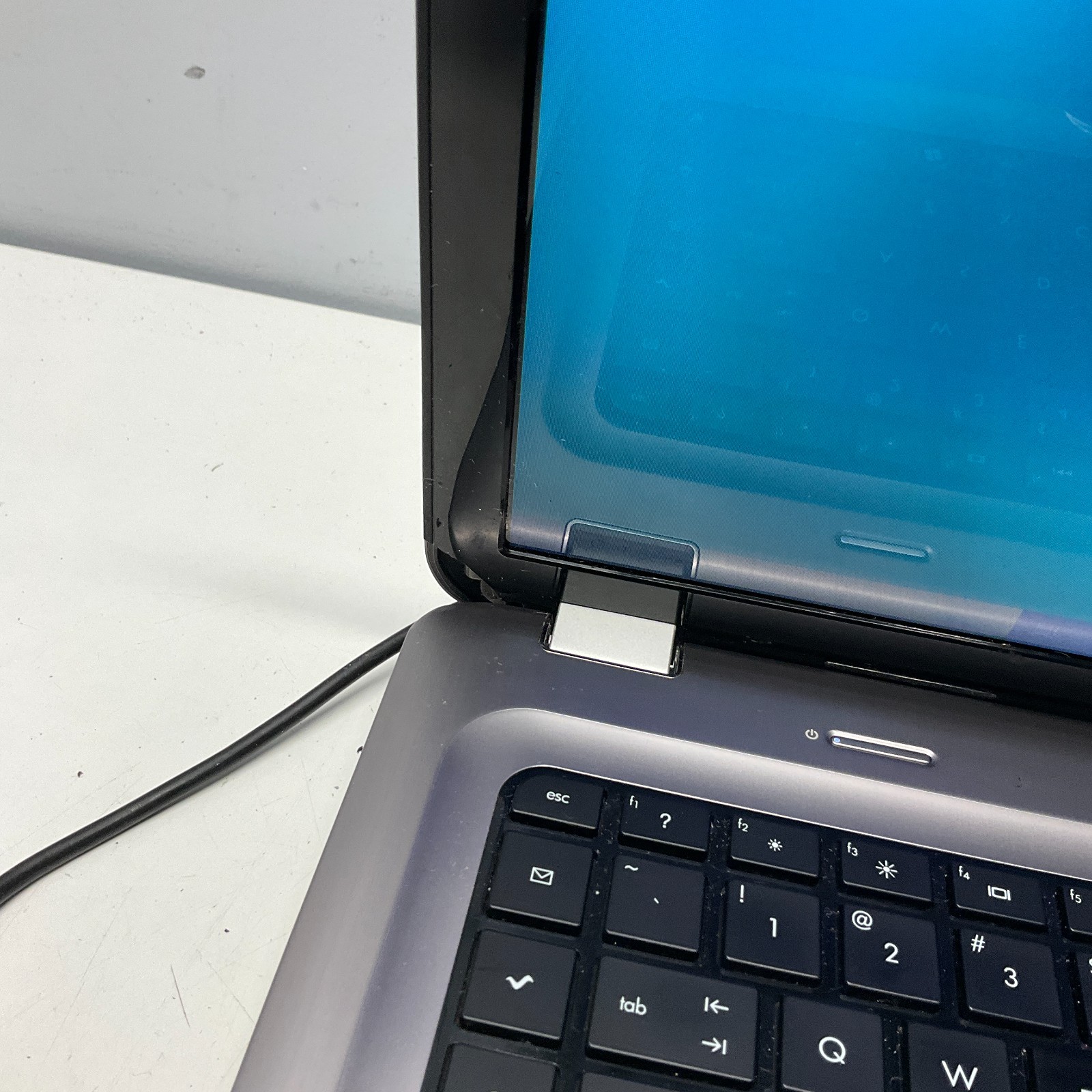 HP PAVILION DV6 Laptop Intel Core i3-M370 @ 2.40 GHz 4GB 500GB HDD Win 10 Pro