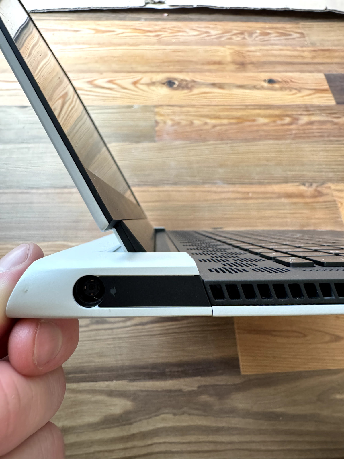 Alienware X15 R2 | i9-12900H | RTX 3070 Ti | 16GB RAM | 1TB SSD | QHD 240Hz