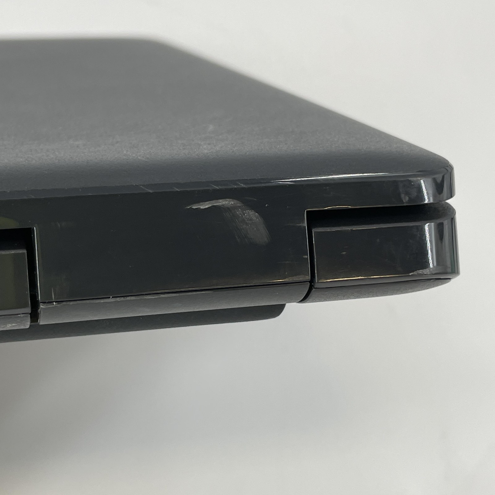 Dell Latitude 3520 15.6 Black FHD i7-1165G7 2.80GHz 16GB RAM 256GB SSD Good