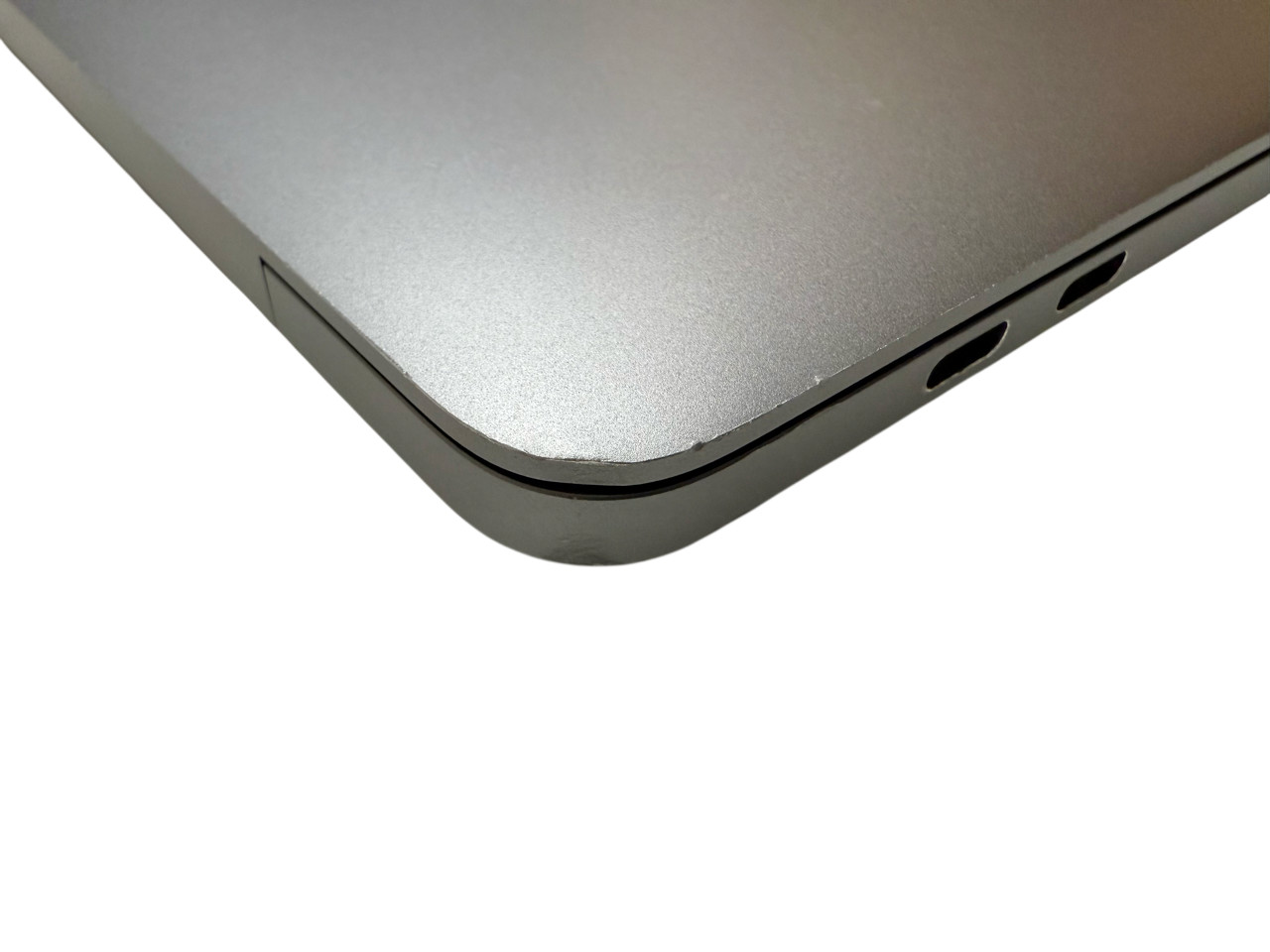 Apple 2020 MacBook Pro M1 13″ 8GB RAM 256GB SSD + Charger – Excellent 165 Cycles