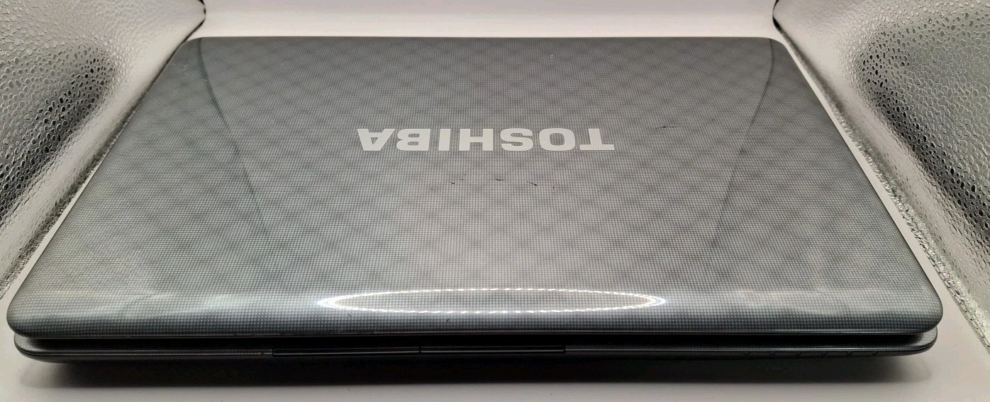 Toshiba Satellite L730 Laptop Core i3-2330 2.20GHz/6GB RAM/640GB HD/Win 10 Pro