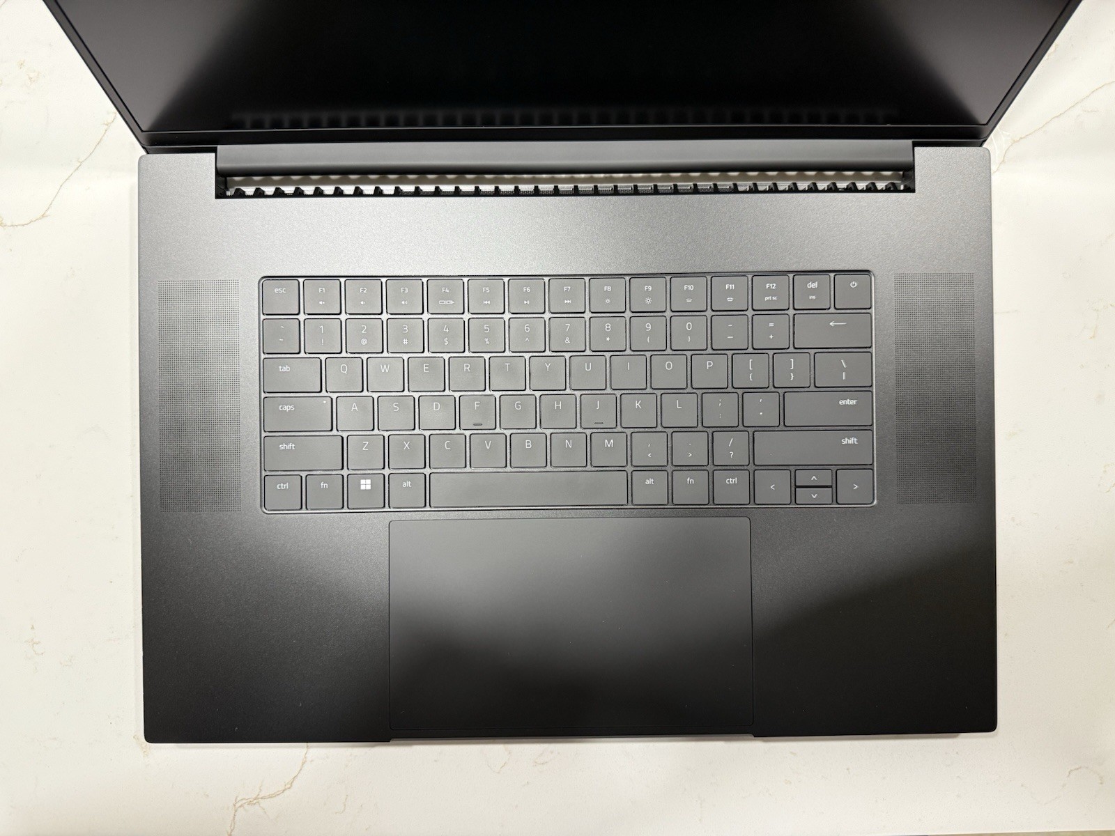 *Mint* Razer Blade 18 Corei9-14900HX, 64GB RAM, 4TB SSD, RTX 4090 16GB, 4K 200Hz