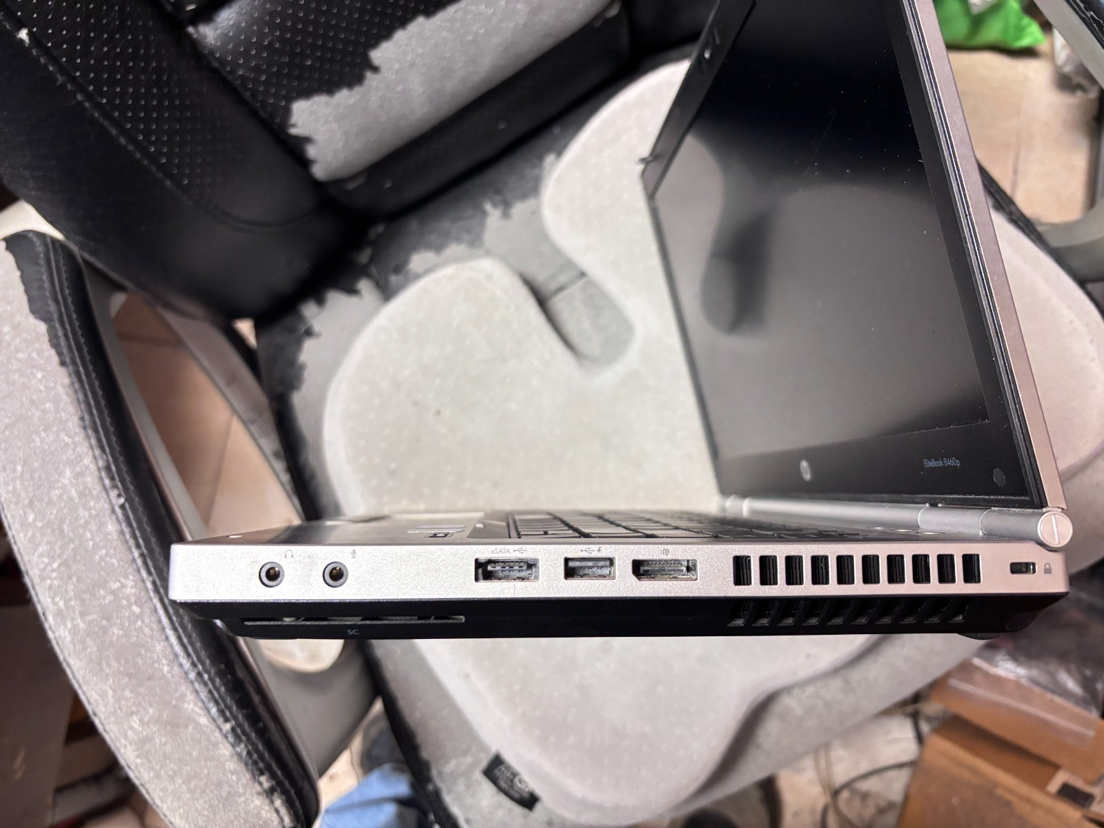 HP Elitebook 8460p i7/8GB/320GB/AMD Video defected/Win11Pro