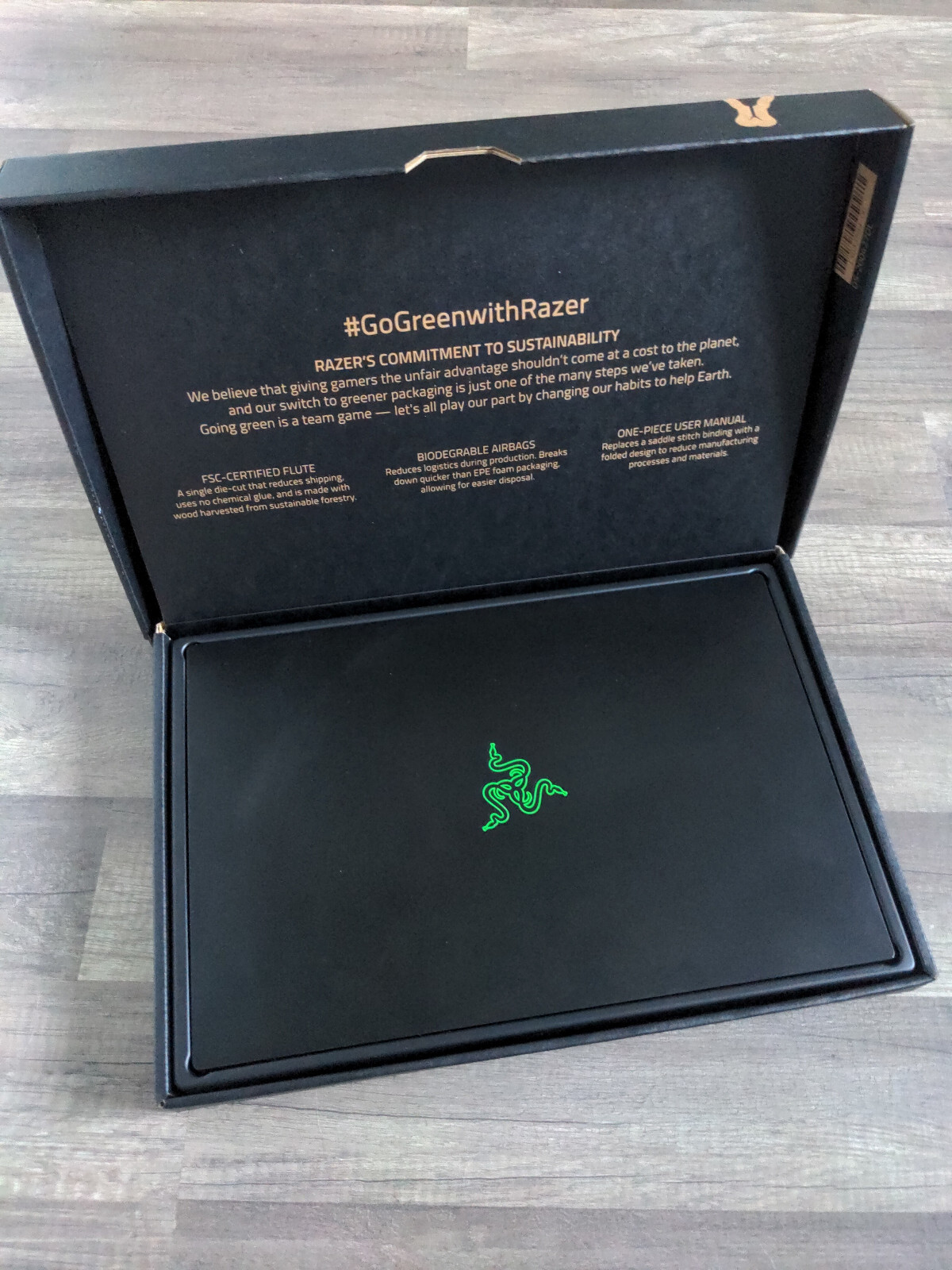 Razer Blade 15.6″ (RTX2060, 256GB SSD, Intel Core i7 10th Gen., 5.00GHz, 16GB)