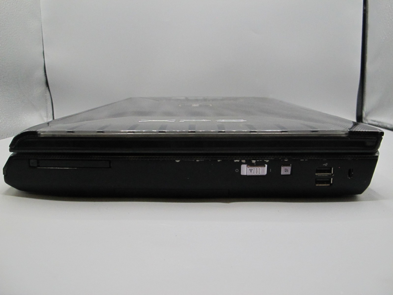 Dell XPS M1730, Intel Core2Duo P8700,GeForce 8700M,4GB RAM, 80GB SSD + HDD + A/C
