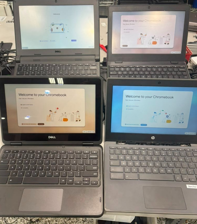 LOT of 4 Chromebook 4GB Ram 16GB SSD 11.6 inch MIX- Dell/Lenovo/Hp/Acer.. READ