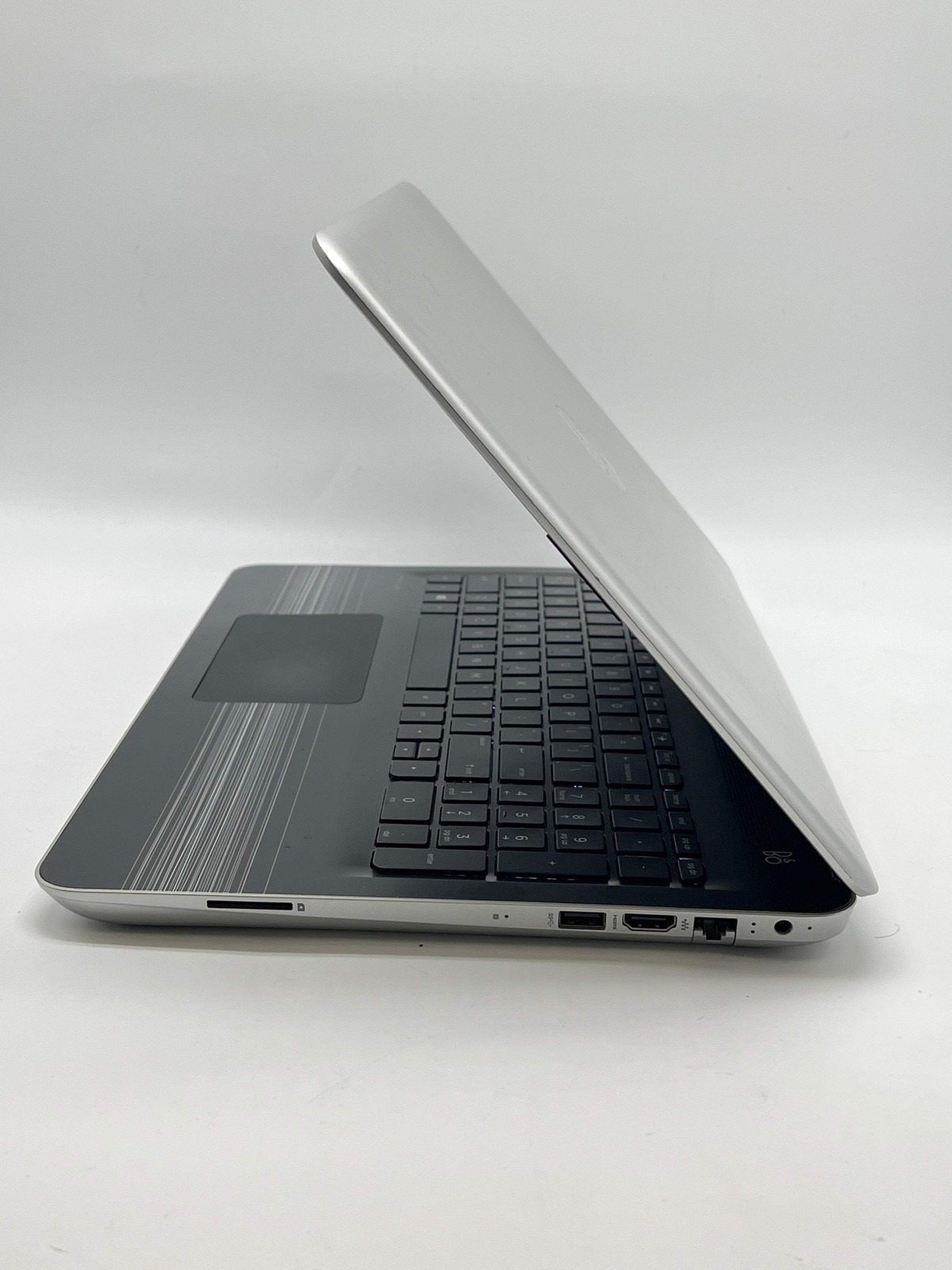 HP Pavilion 15-aw053nr AMD A12-9700P 8GB RAM 1TB HDD – For Parts (Read)
