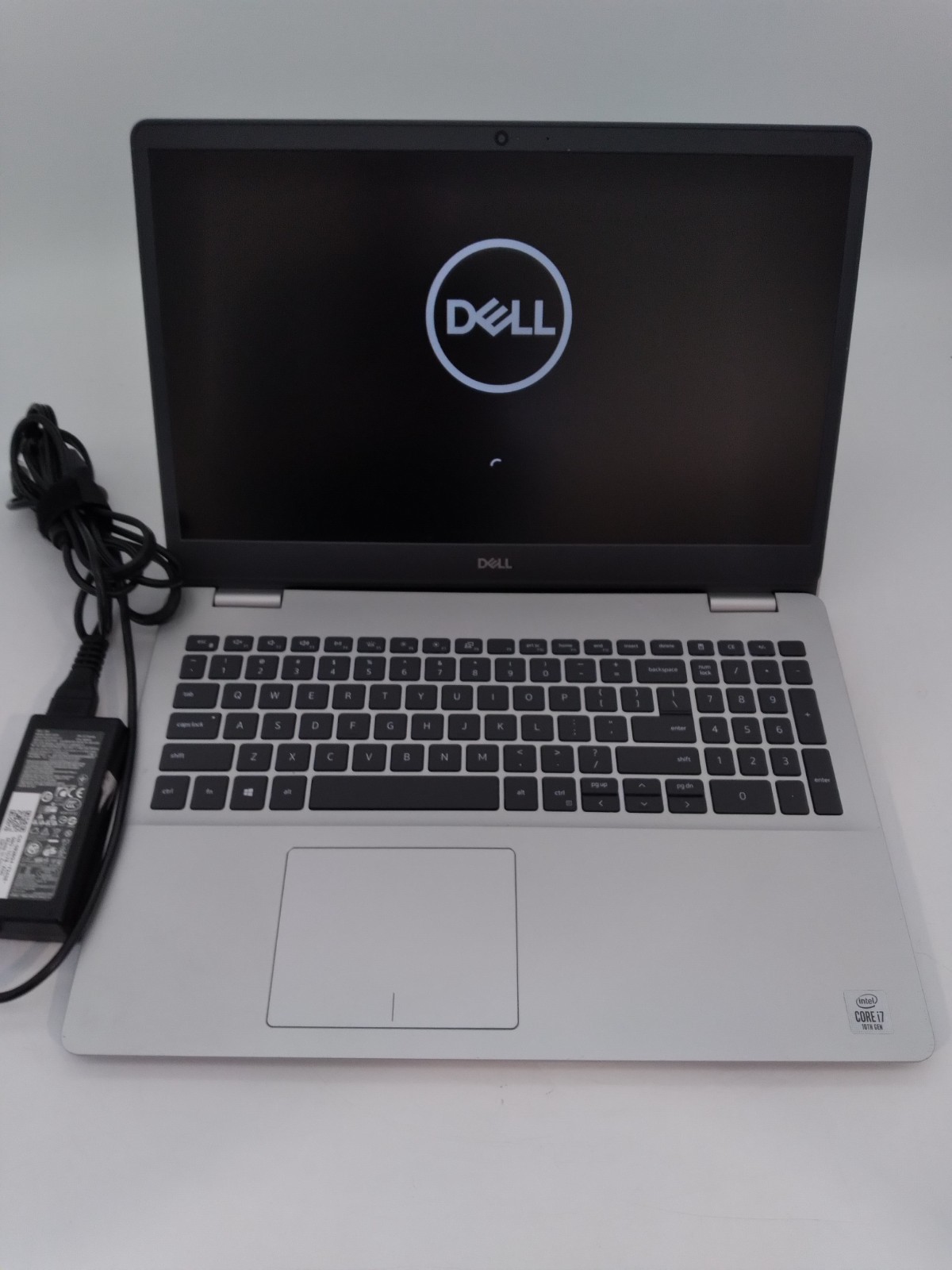 Dell Inspiron 5593 Intel Core i7-1065g7 @ 1.3 GHz 8GB RAM 256GB SSD Win11Home