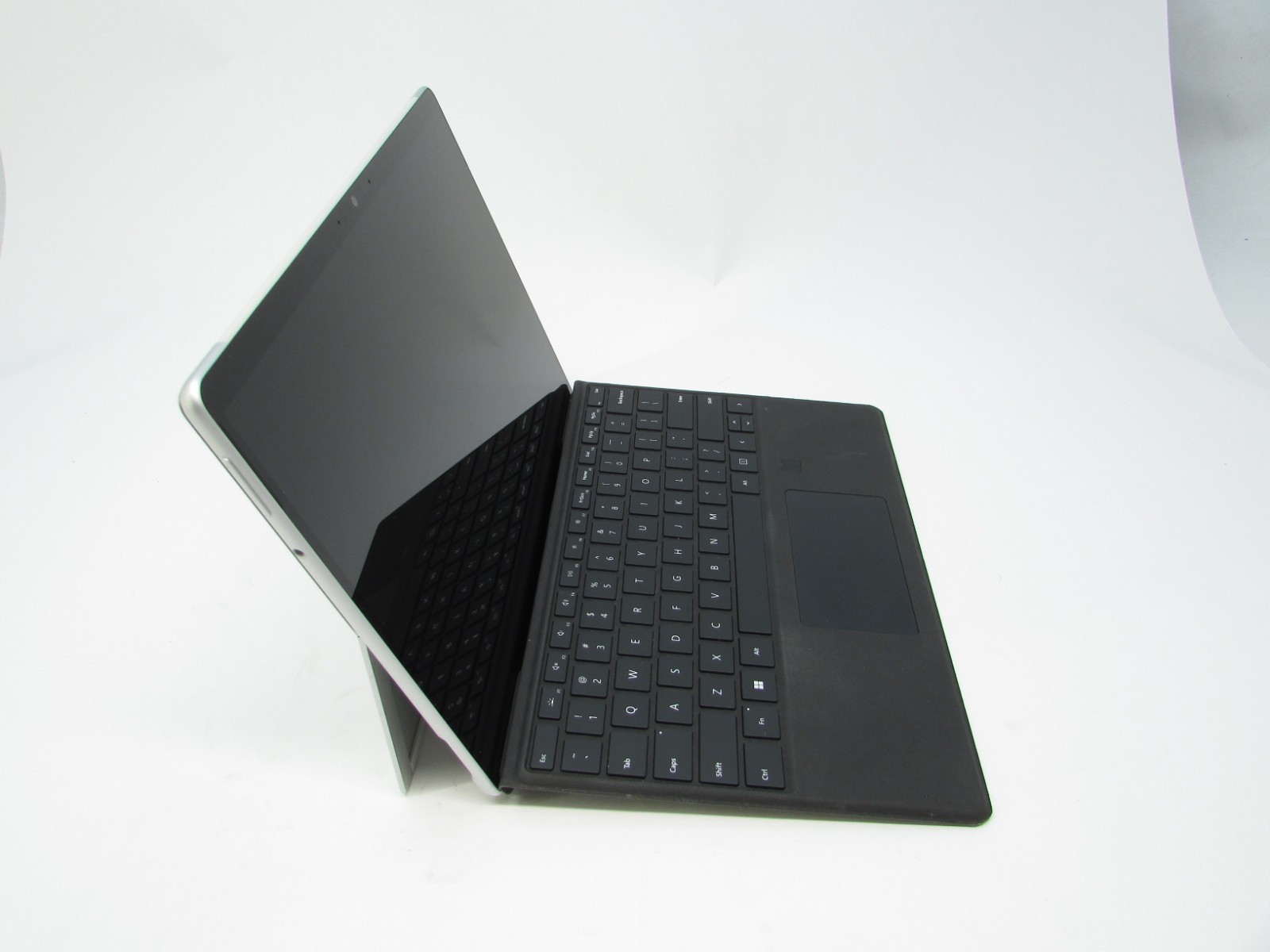 Microsoft Surface Pro 8 1983 13″ i5-1135G7 2.4GHz 8GB RAM 128GB No OS/AC