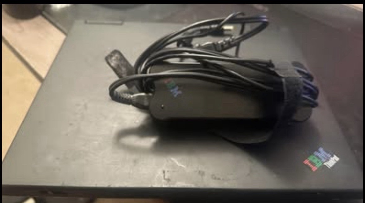 Vintage T20-IBM ThinkPad Laptop 2000s Era $270 for 3 Vintage Laptops check post