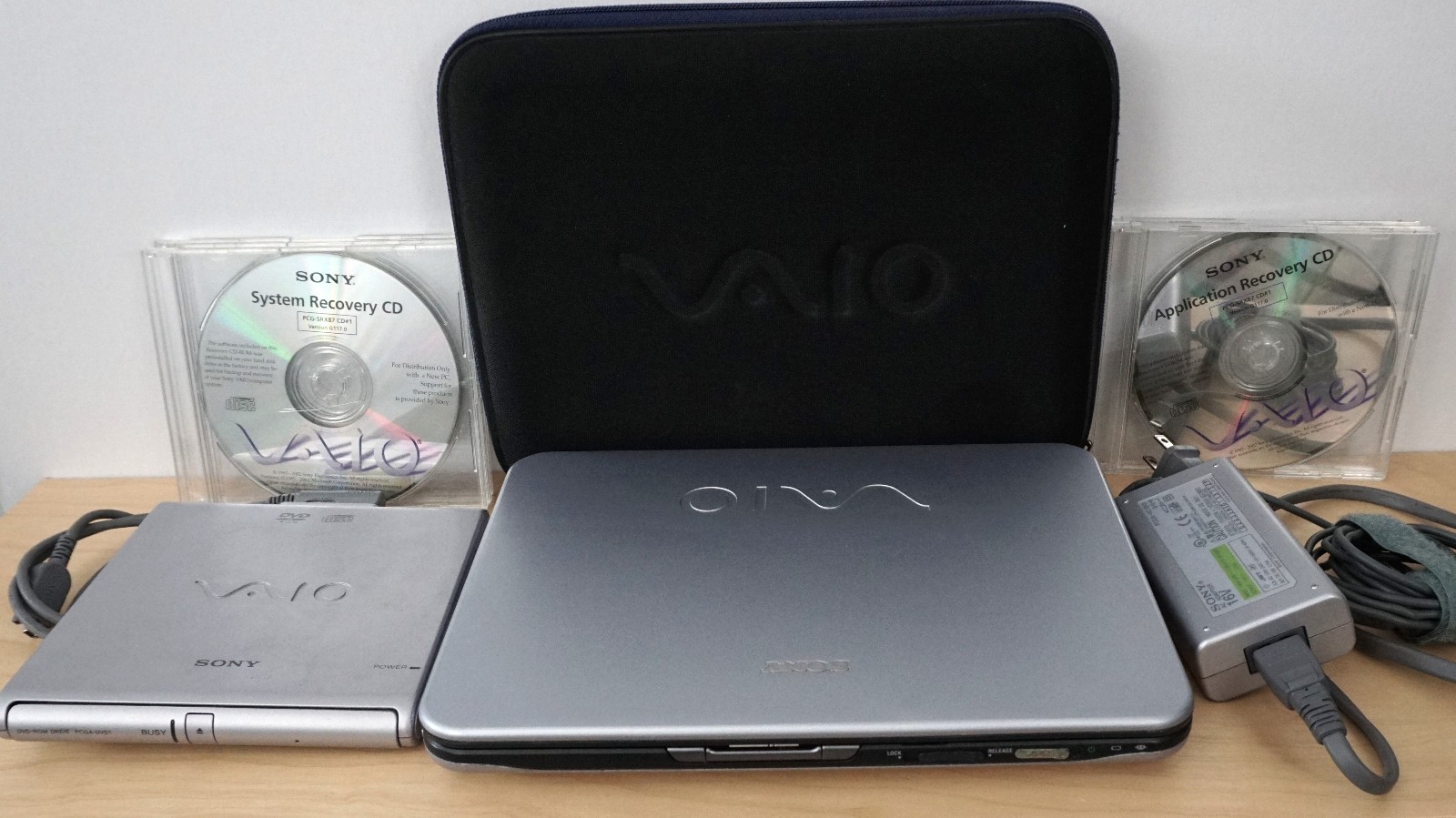 Sony Vaio PCG-SRX87 Notebook Computer Legacy Vintage Laptop Netbook Accessories