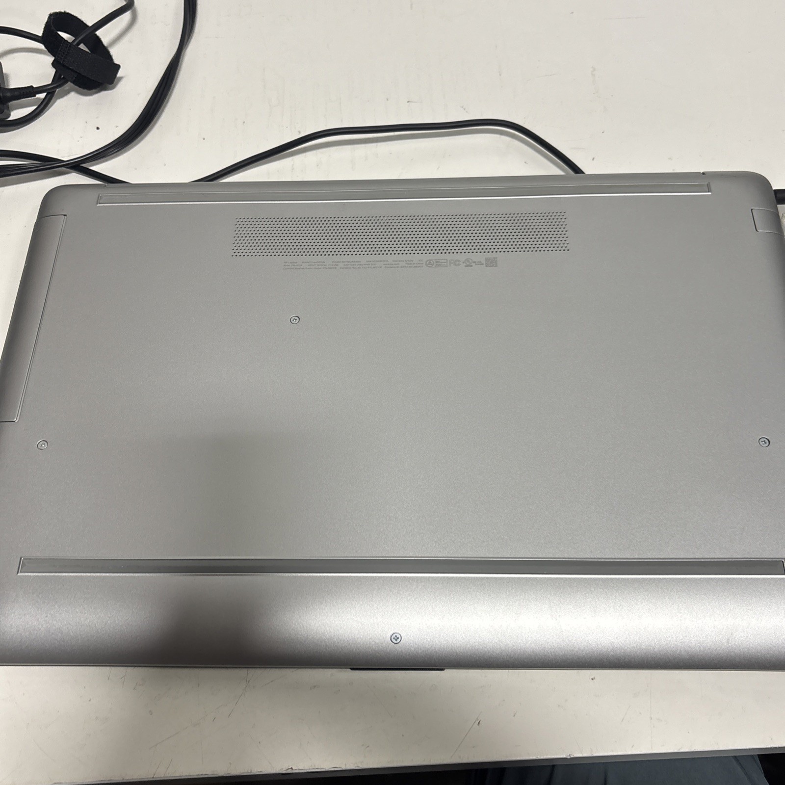 HP 17-ca0xxx AMD Ryzen 3 2300U 2.00GHz 8GB RAM 1TB HDD Win 11 Home