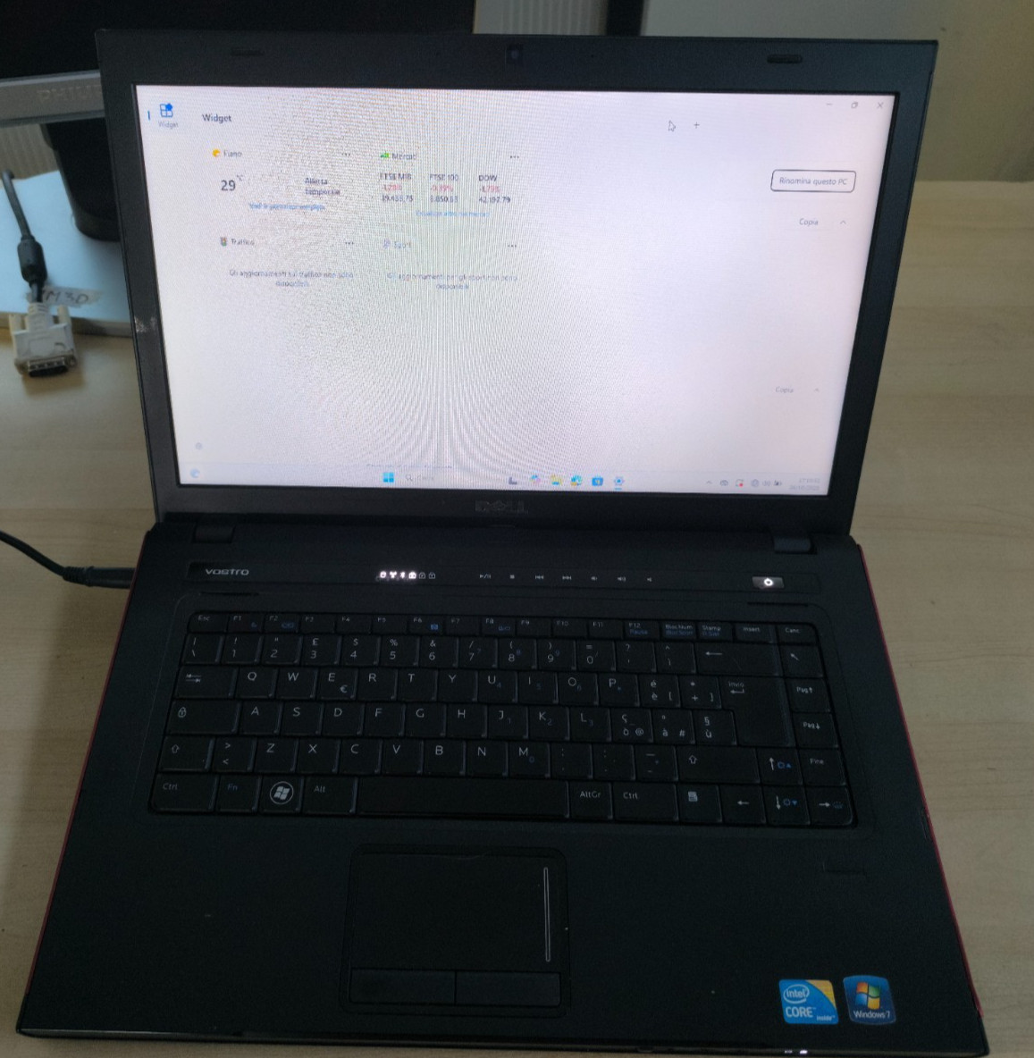 Dell Vostro 3500 i5 M520 8GB 300GB NVIDIA 310M WiFi Webcam Bag