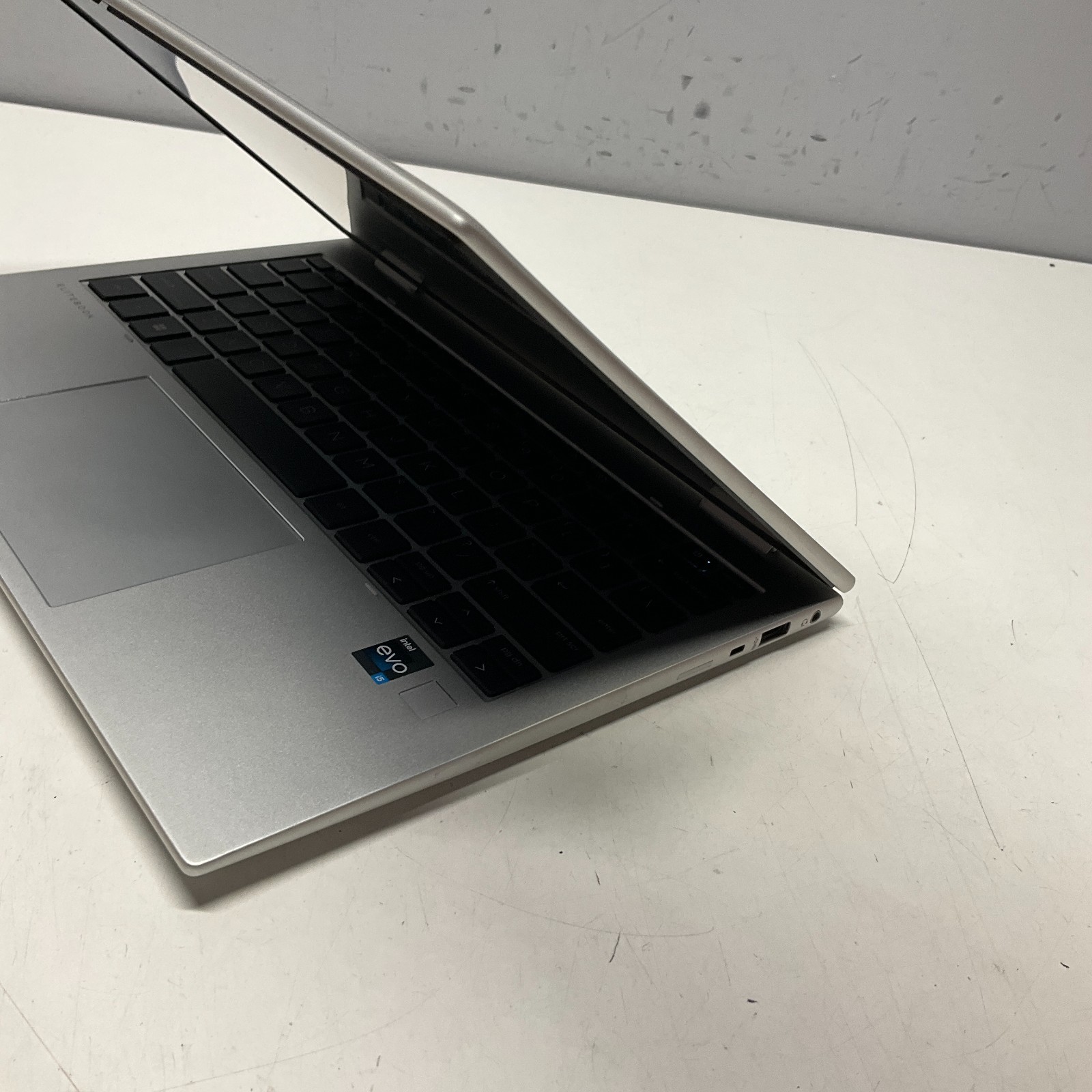 HP Elite x360 830 G10 13.3″ Intel i5-1335U | 16GB RAM 256GB SSD Windows 11 Pro
