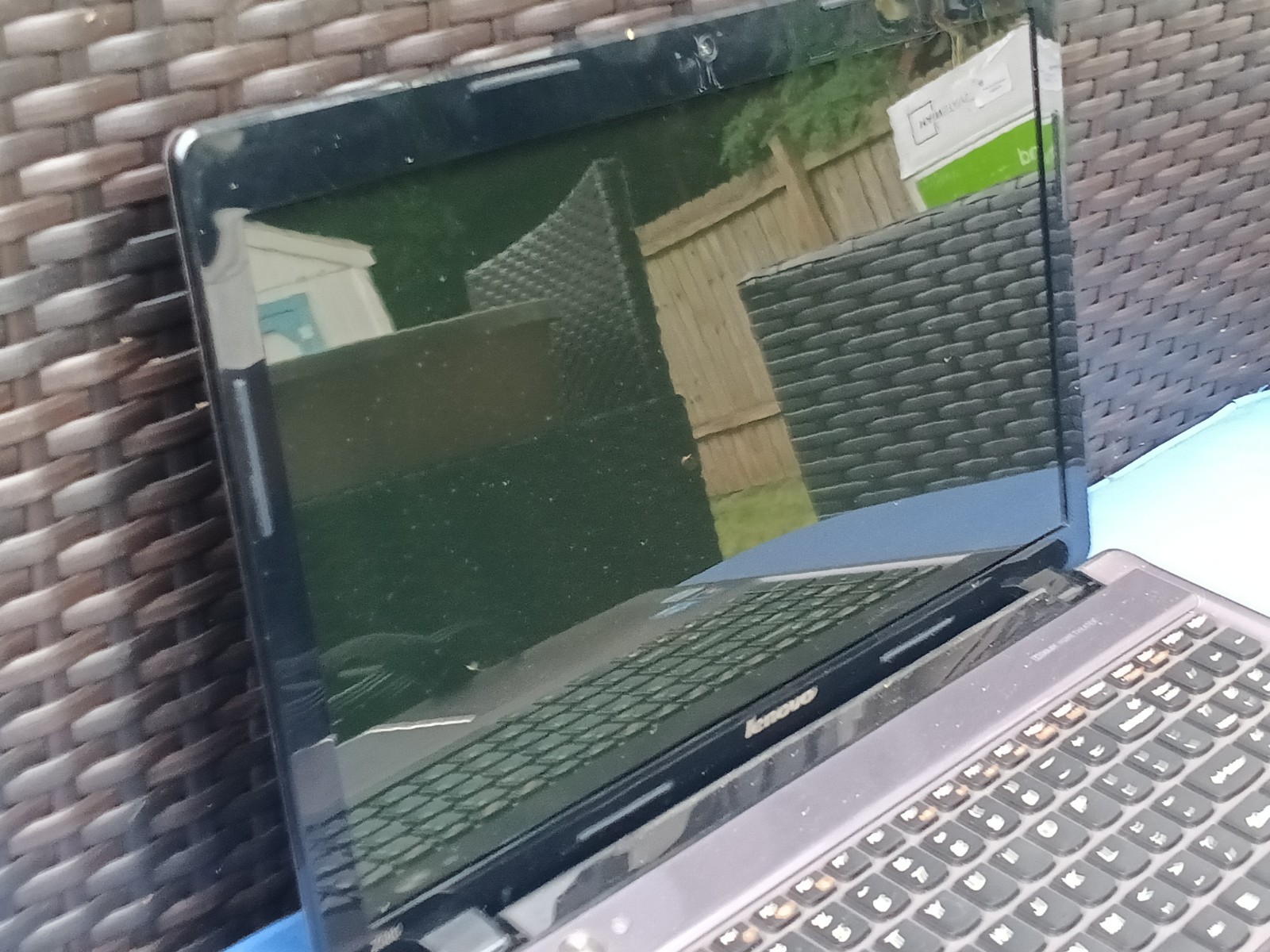 Lenovo Ideapad Z580 15″ Laptop With Charger! Fully Functional