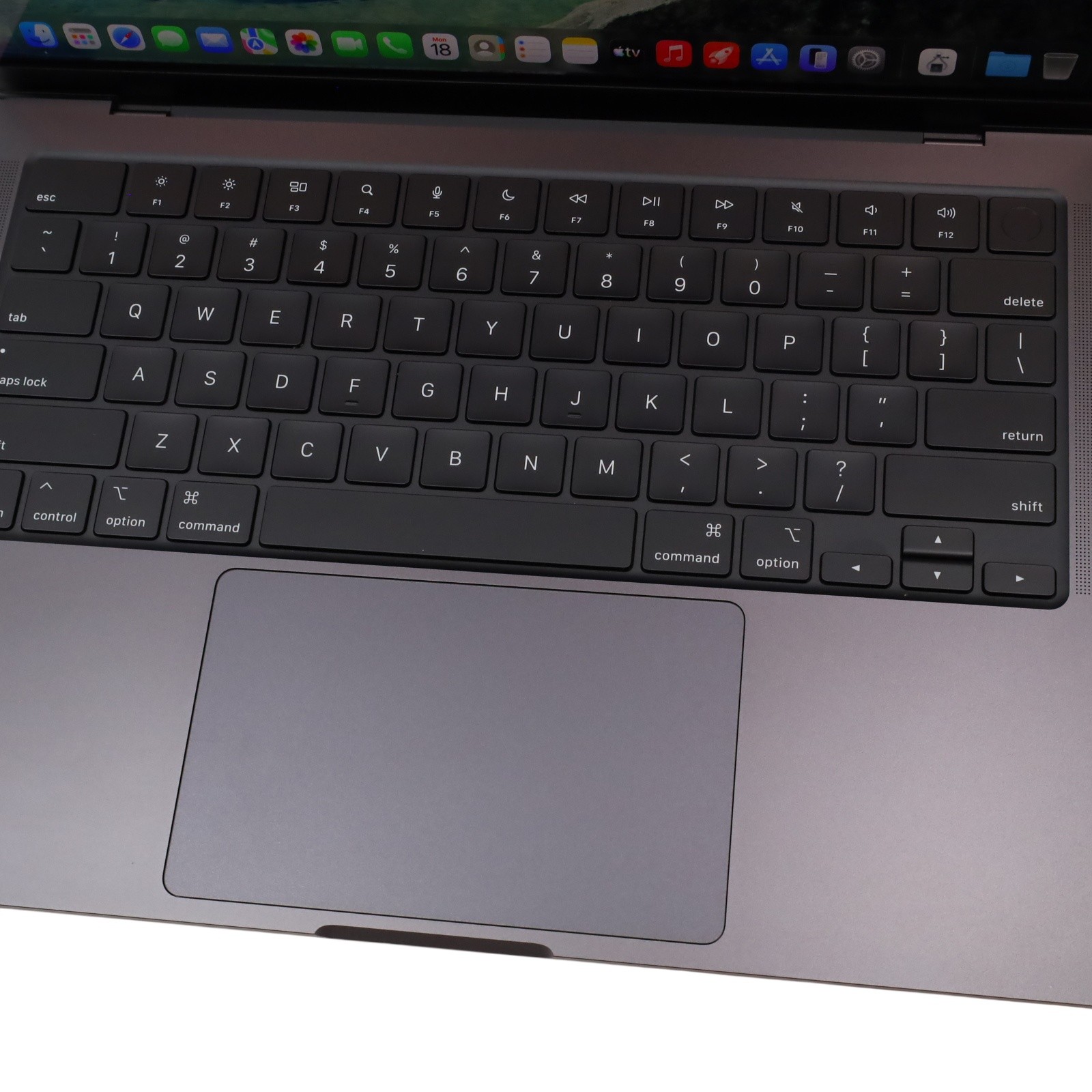 Apple MacBook Pro 2025 MDE04LL/A M5 Chip 10-Core GPU 16GB RAM 512GB SSD 14.2″