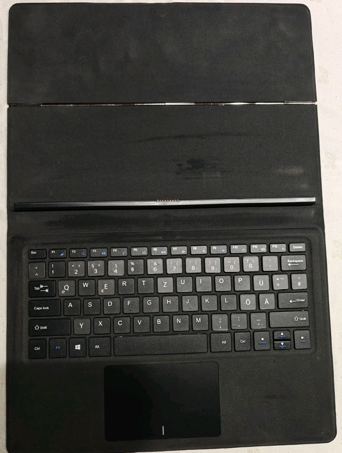 Chuwi CoreBook 13.3″ 2-in-1 Intel Win11 Tablet Laptop 8GB RAM 128GB SSD + Stylus