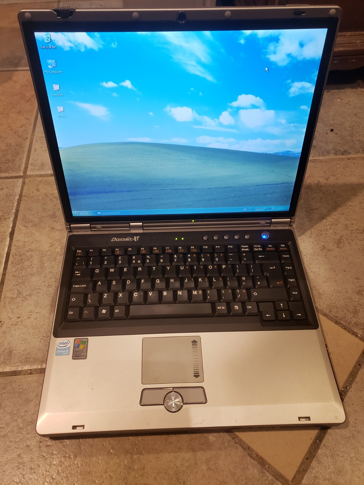 Rare Viglen DossierXT Celeron 1.4ghz 1gb Ram 40gb Hdd Winxp Clevo M45C W/battery