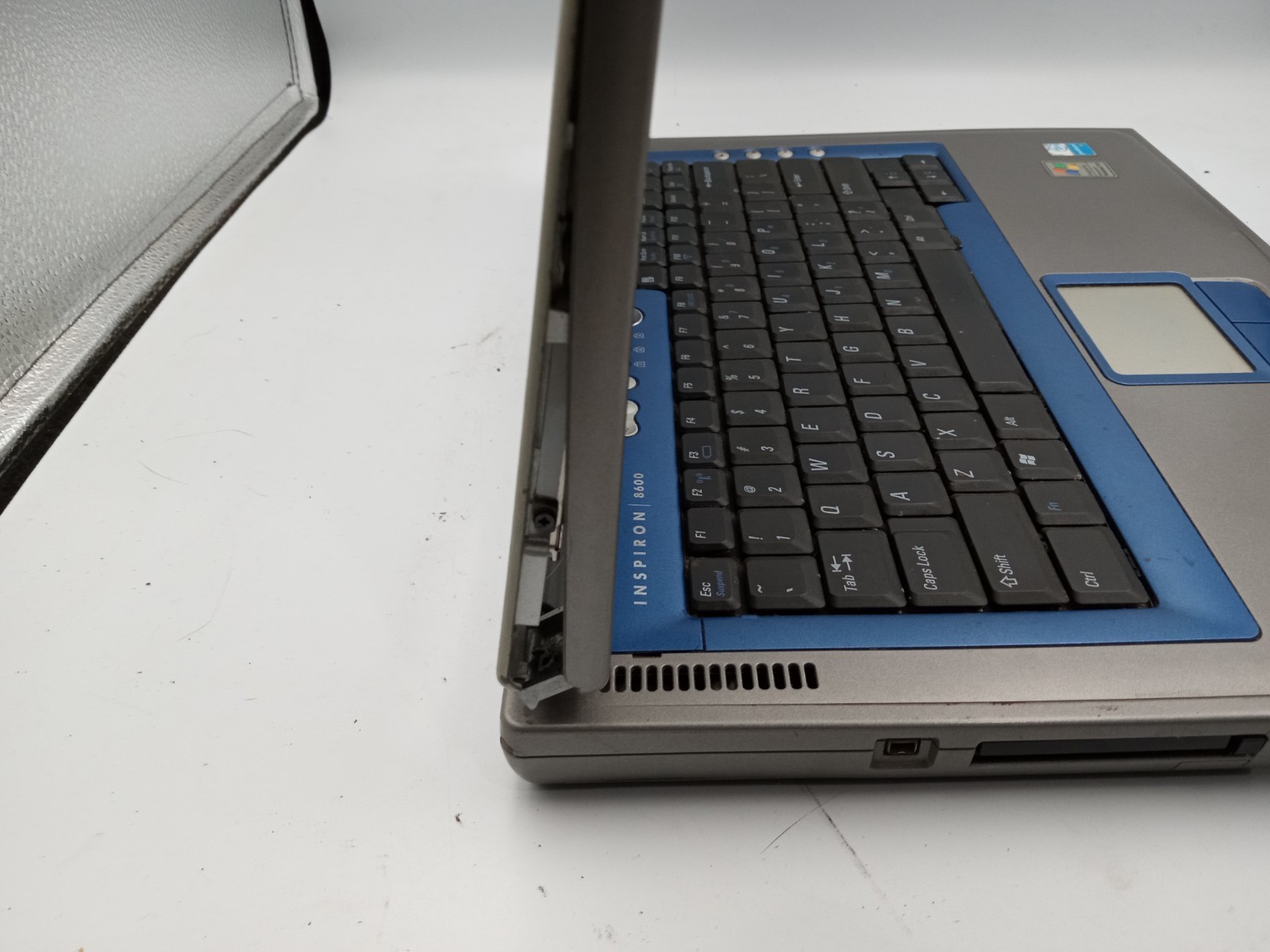 Dell Inspiron 8600 15.4″ Laptop Intel Pentium M 1.5GHz Nvidia FX5200 – READ -RR
