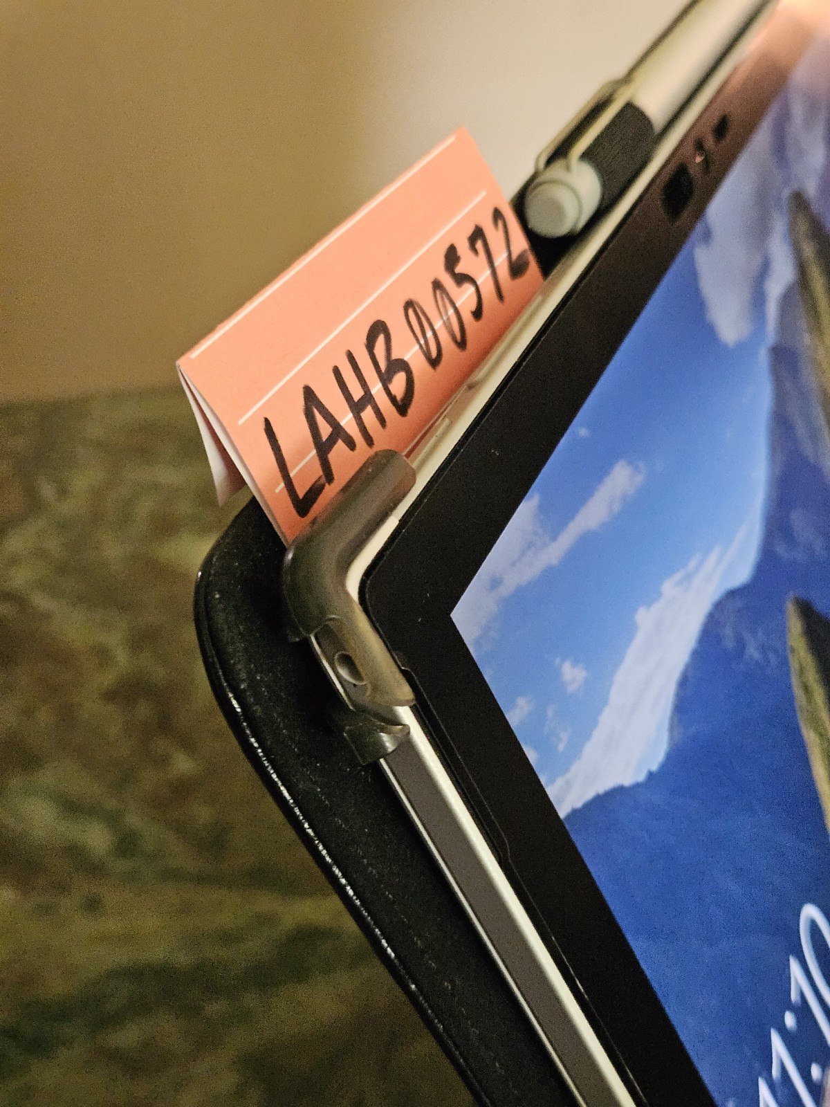 Microsoft Surface Pro 4 Bundle (includes Pen and Keyboard)