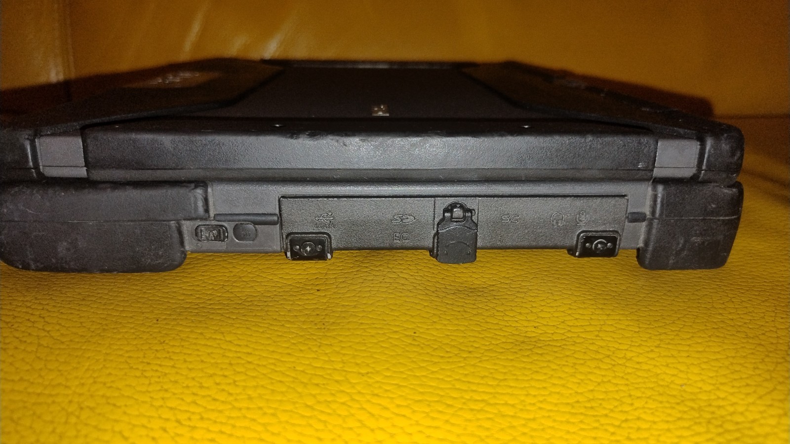 DELL LATITUDE XT2 XFR Touch Notebook Laptop Rugged Tablet Working Sold as spare