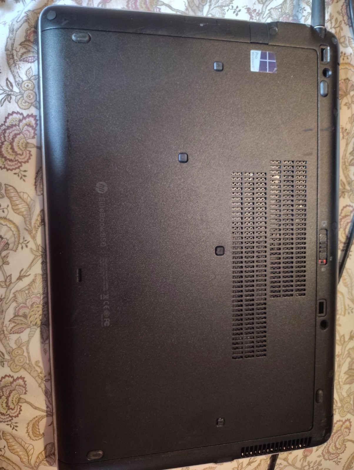 HP EliteBook 850 G2 Intel Core i5-5300U 2.30GHz 4GB RAM 15.6″ No Drive