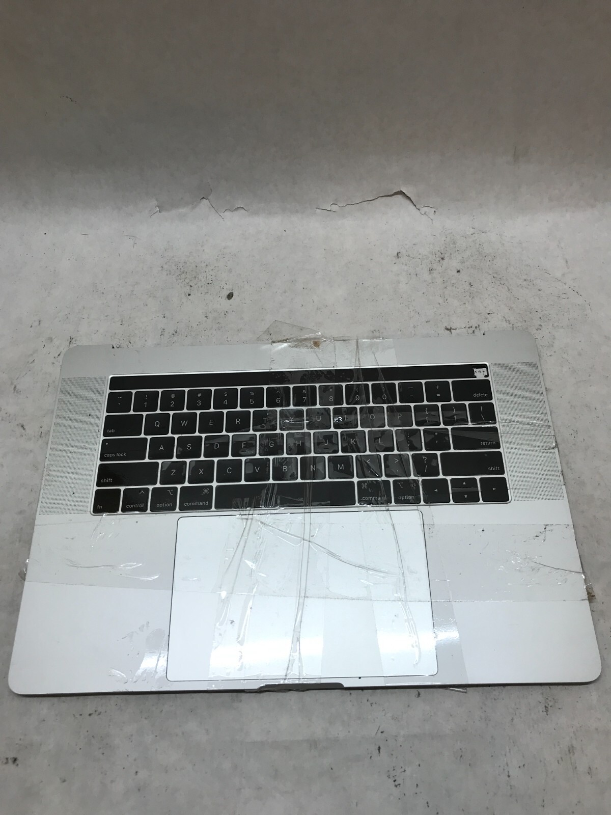 Apple MacBook Pro Touch/2018 A1990 Palmrest NO MOTHERBOARD For Parts/Repair- -DW