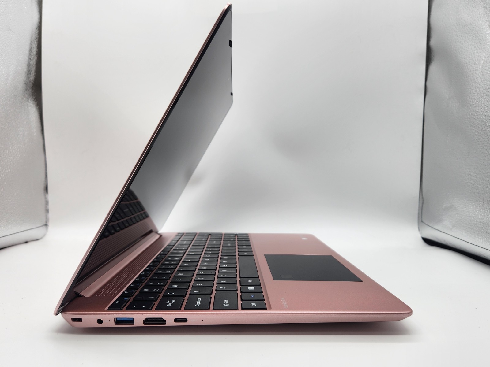Gateway 15.6″ FHD i5-1035G1 16/ 256GB SSD Win10 Home Fingerprint great condition