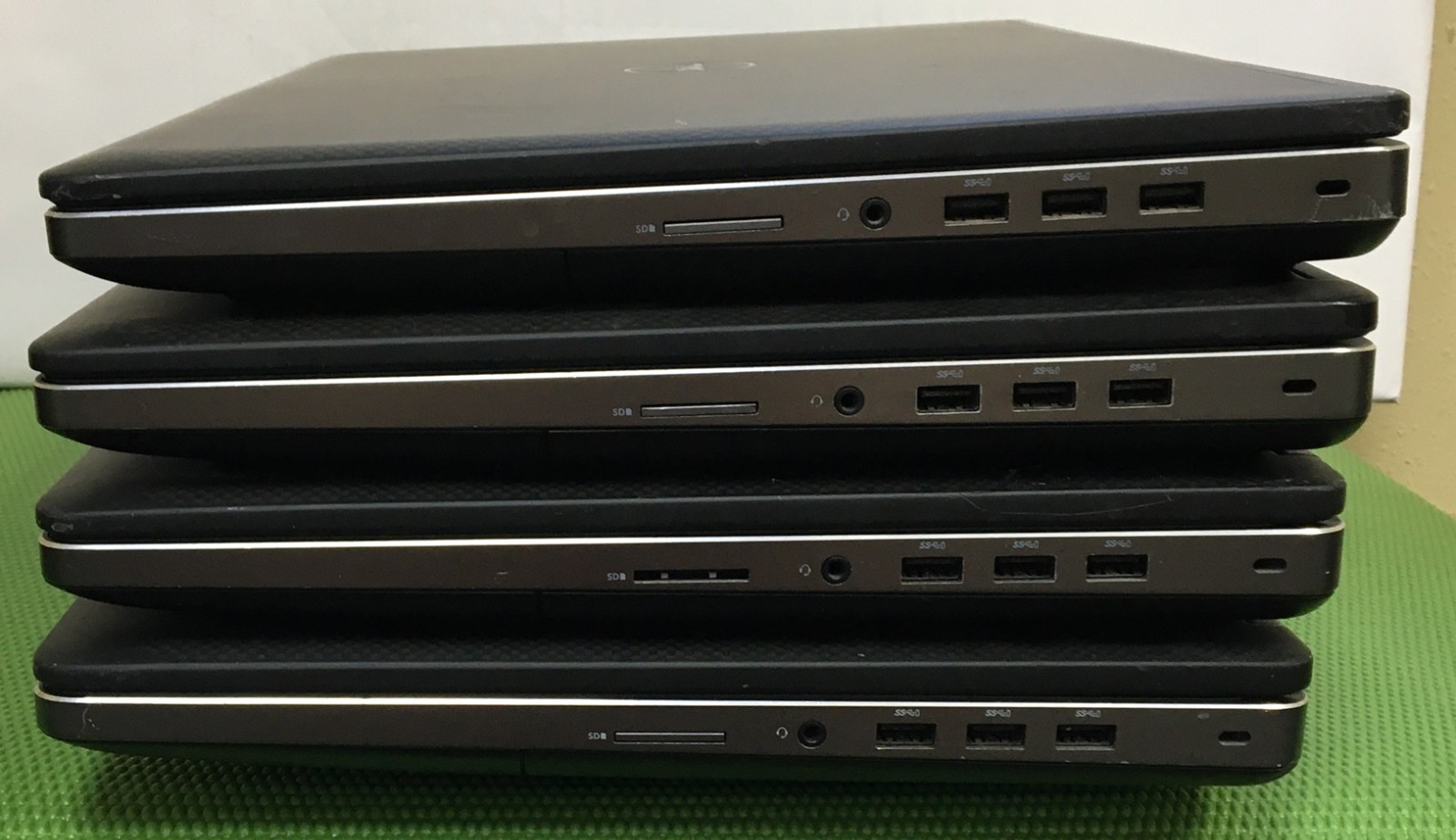 (Lot of 4) Dell Precision 7720 i7-6820HQ 16GB P5000 17″ – no SSD/OS (B – READ)