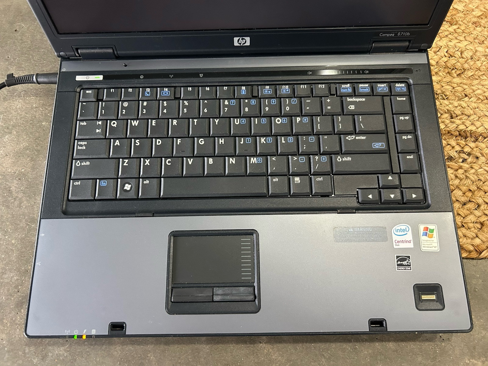 HP Compaq 6710b Laptop For Parts As Is Turns On No Cord Error Message