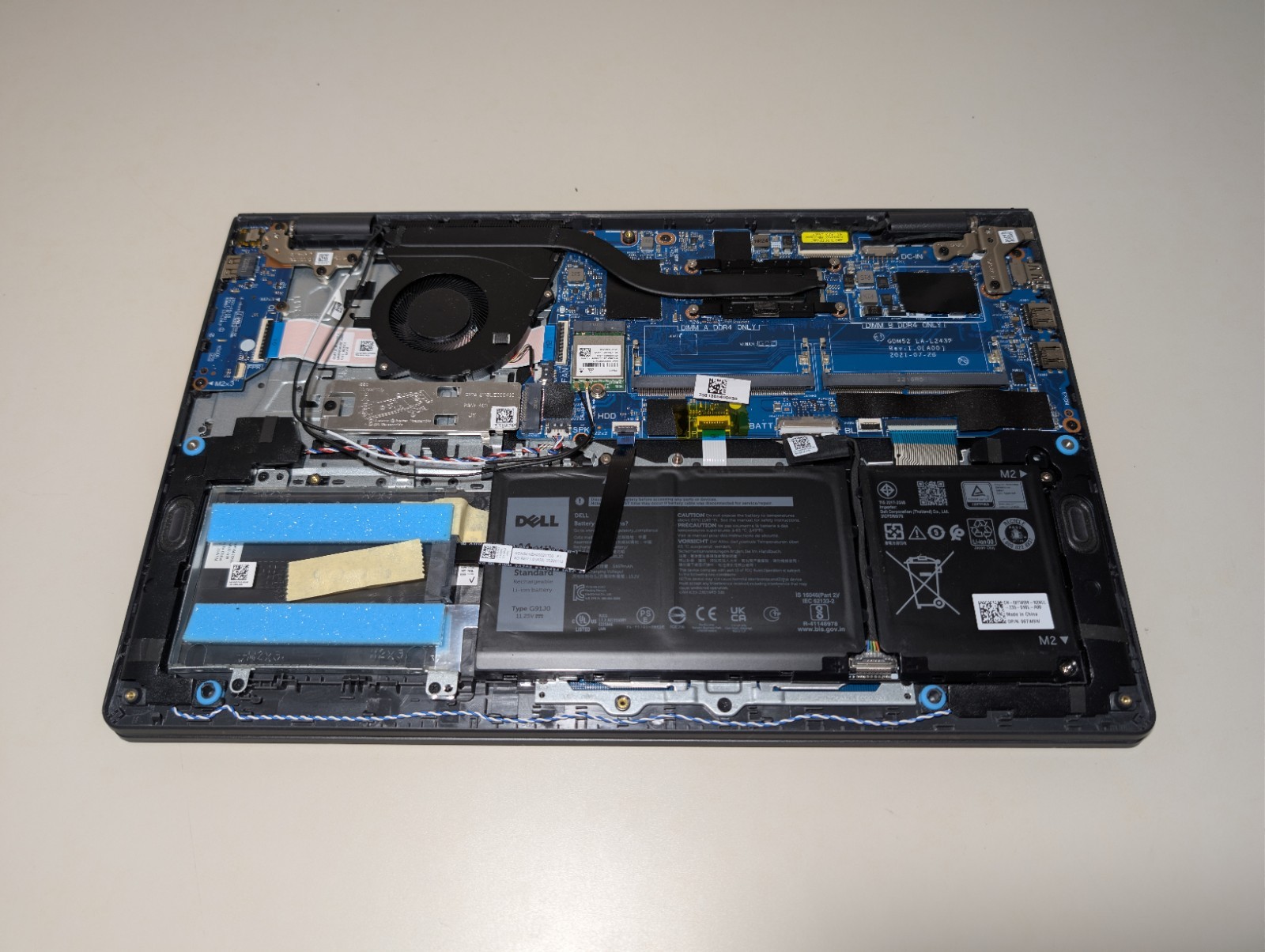 Read! DELL INSPIRON 15 3000 Touchscreen | i5-10th GEN NO RAM NO SSD