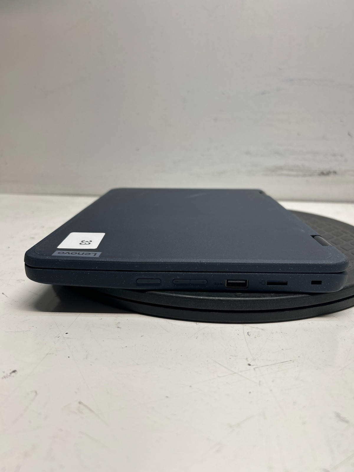 Lenovo Ideapad 300w AMD 3015e 1.20GHz 4GB 64GB eMMC No OS Cracked Screen