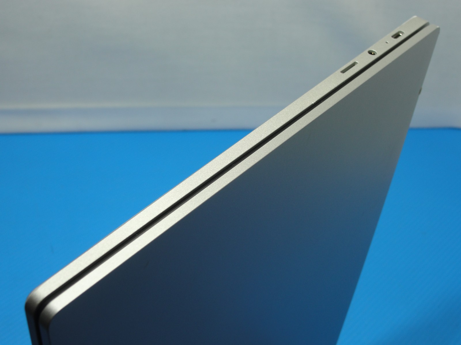Samsung Galaxy Book Go A5A5-PAKA 14″ FHD Snapdragon8cxGen2 3.15GHz 8GB 256GB HDD