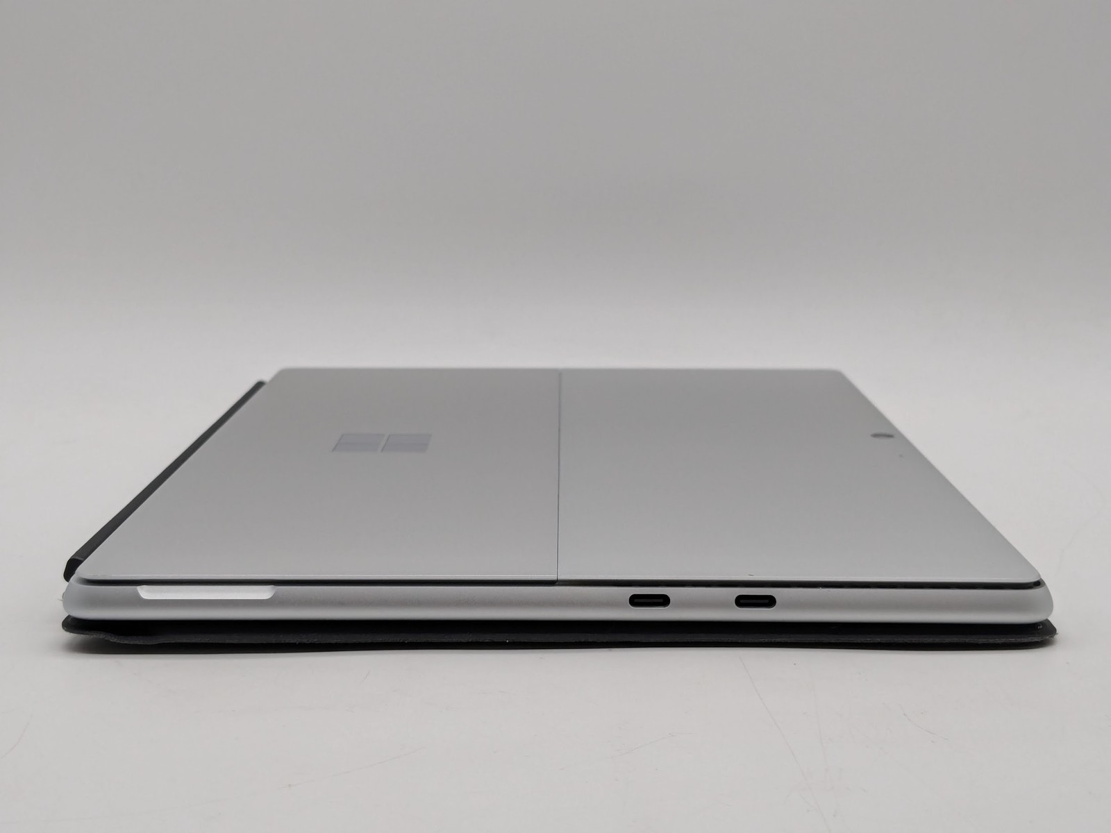 Microsoft Surface Pro 10 2-in-1 13″ ULTRA 5 135U 256GB SSD 8GB W11P 120Hz