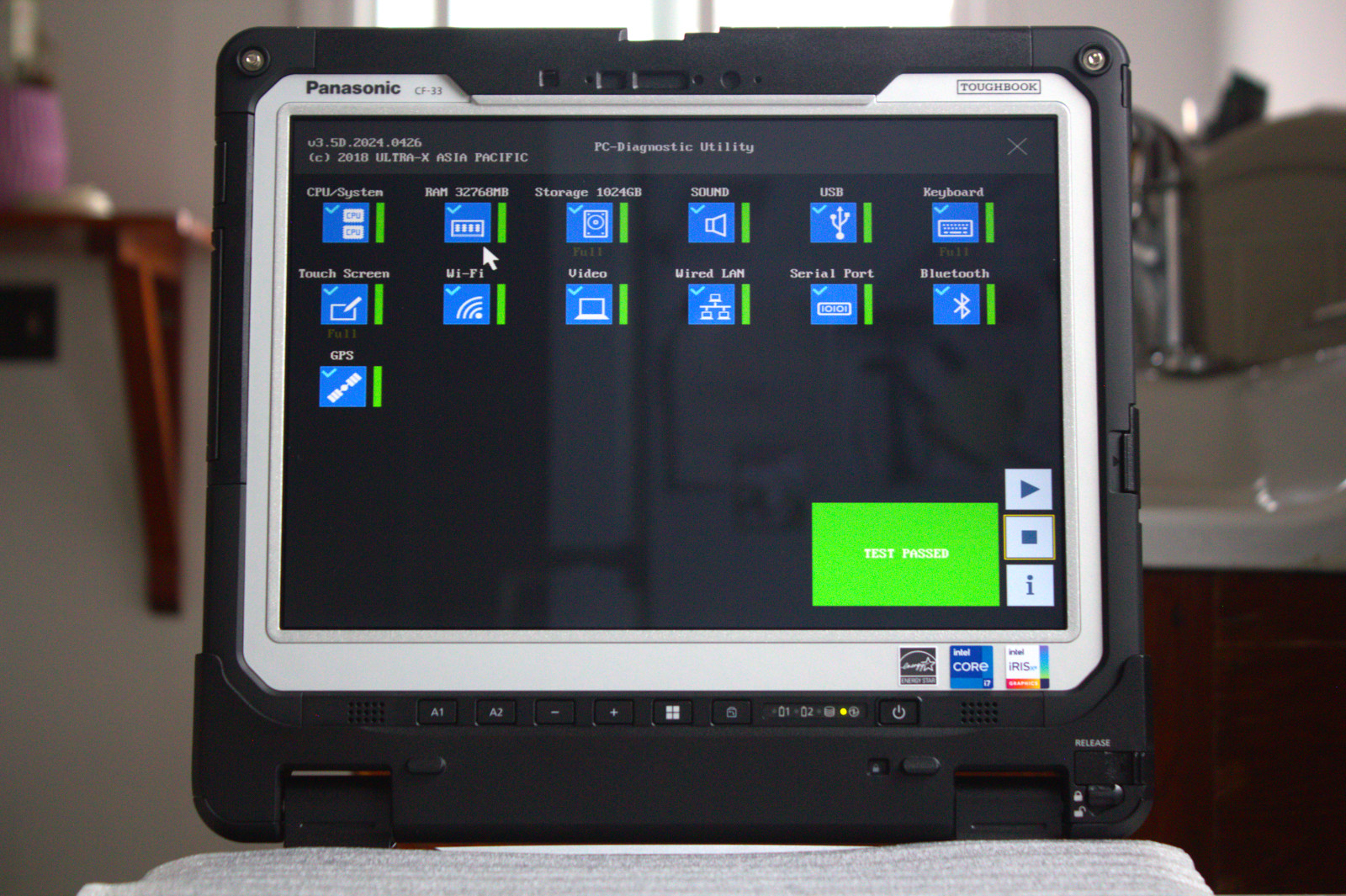 Panasonic Toughbook CF-33 MK4 i7-1370p 1TB SSD 32GB RAM DGPS Keyboard 0 Hours