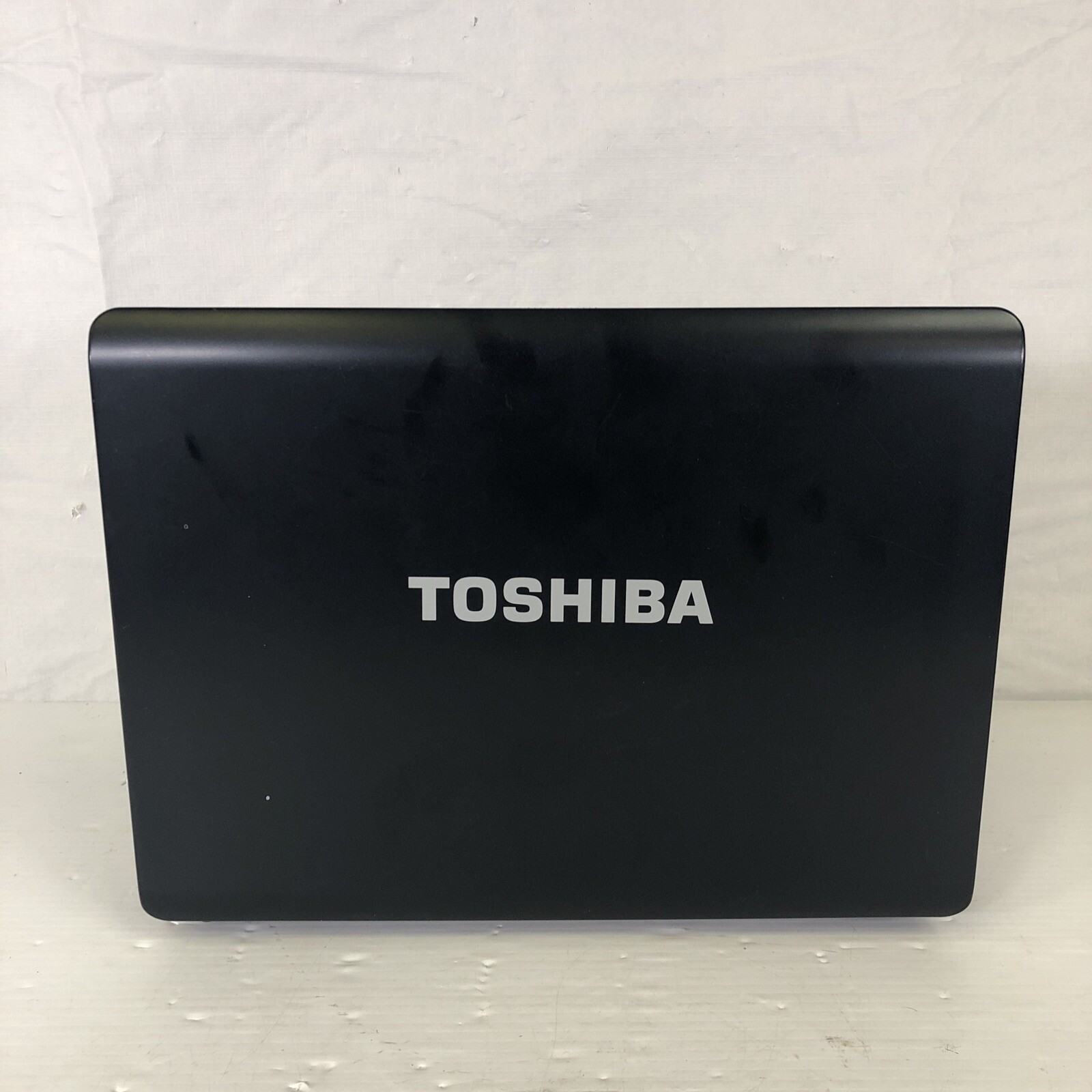 TOSHIBA SATELLITE A215-S5822 AMD Turion 64 x2 – 2 GB Ram – NO HDD/OS