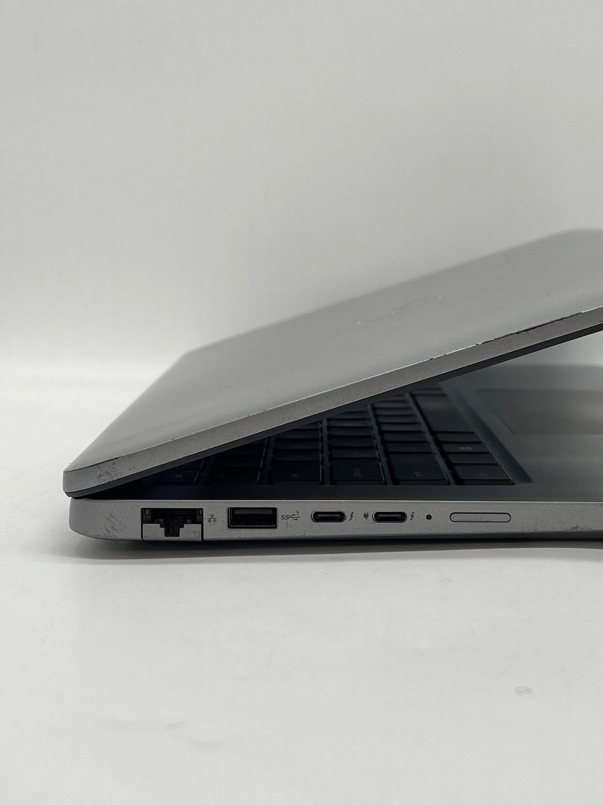 Dell Latitude 5440 14″ i5-1335U 16GB RAM 256GB SSD – Used