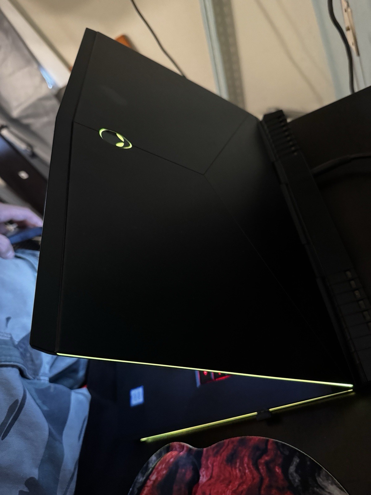 Alienware 15 R4 15.6in i7-8750H 16GB 1TB SSD GTX 1060 Win 11