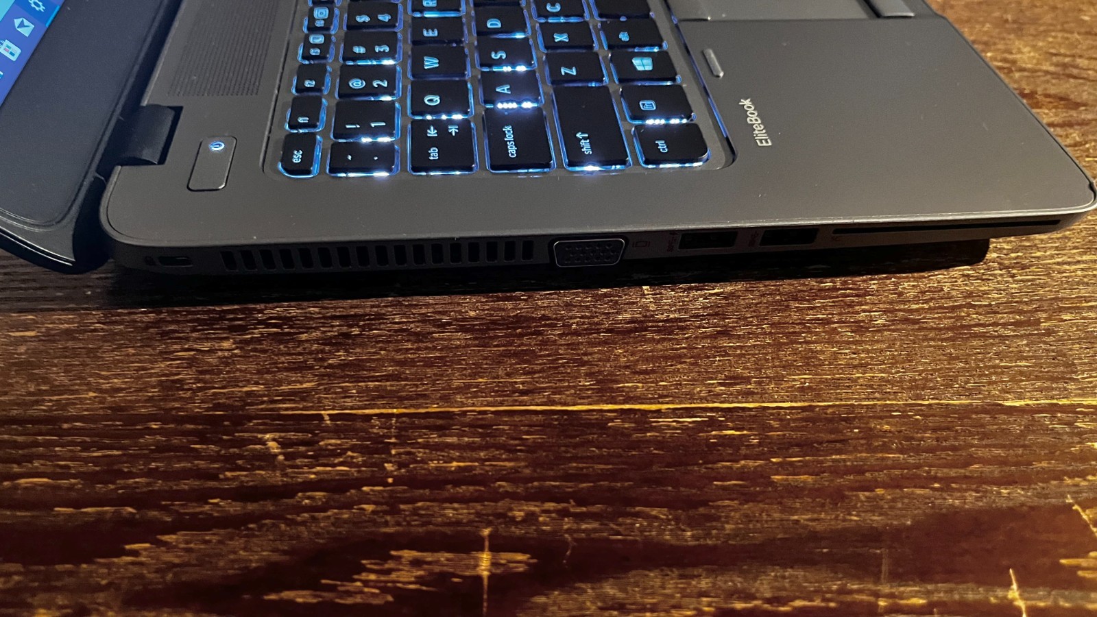 HP EliteBook 840 i7-5600U 4GB RAM 256GB Windows 10 Pro