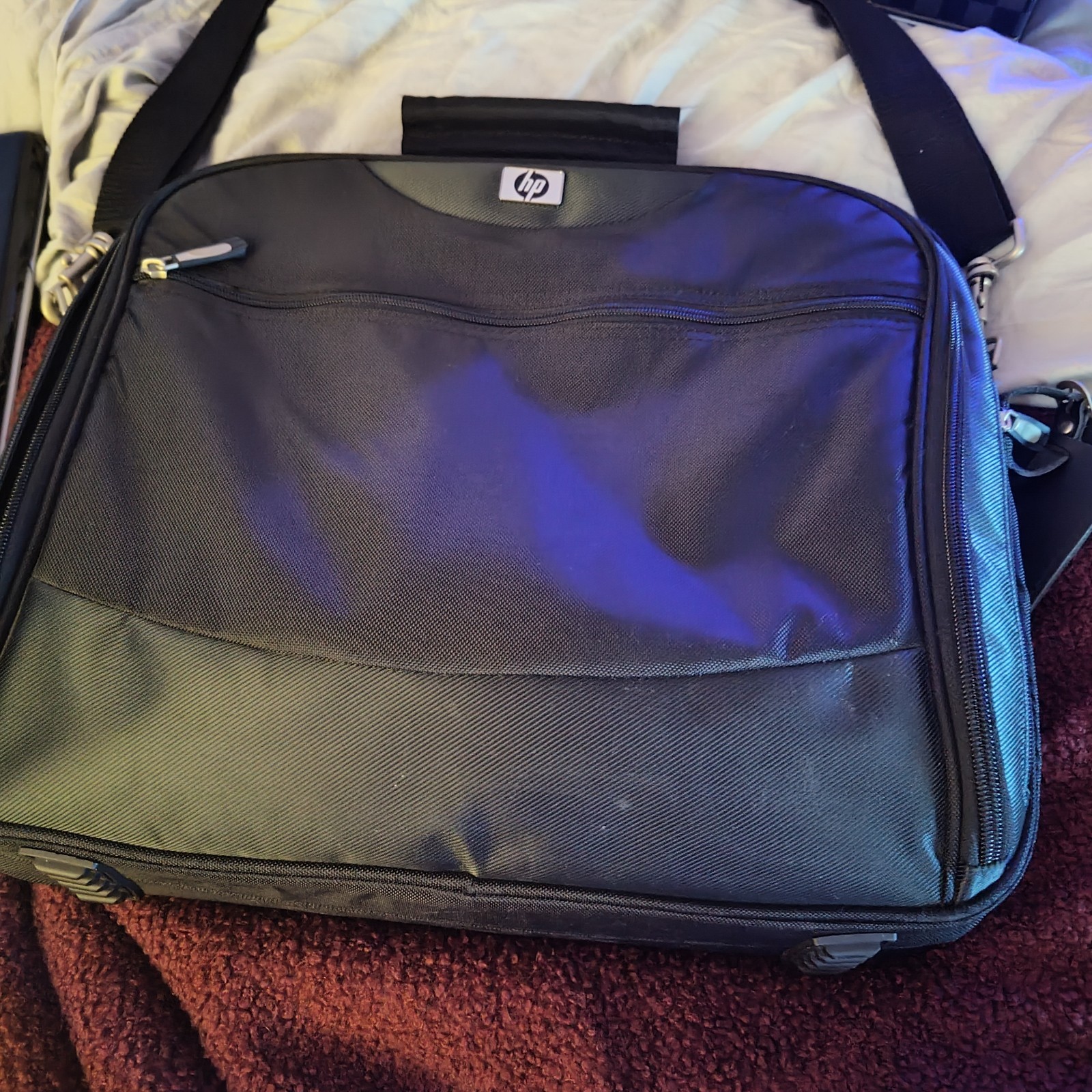 HP G70 Notebook PC Pentium Dual-Core T4200 with Charger, Ram, Carrying Case.