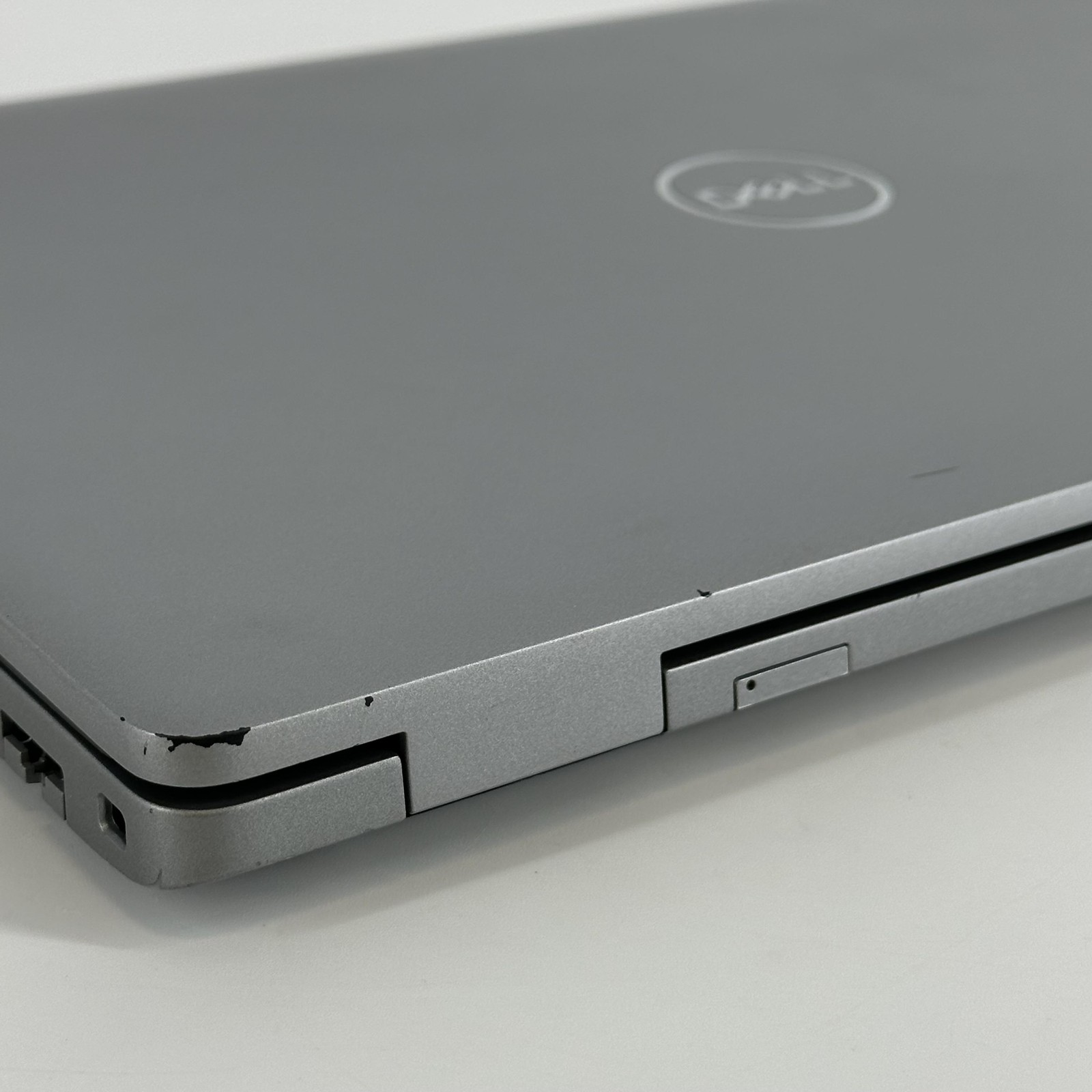Dell Latitude 5520 15 Gray FHD i7-1185G7 3.00GHz 32GB RAM 512GB SSD DAMAGED LCD