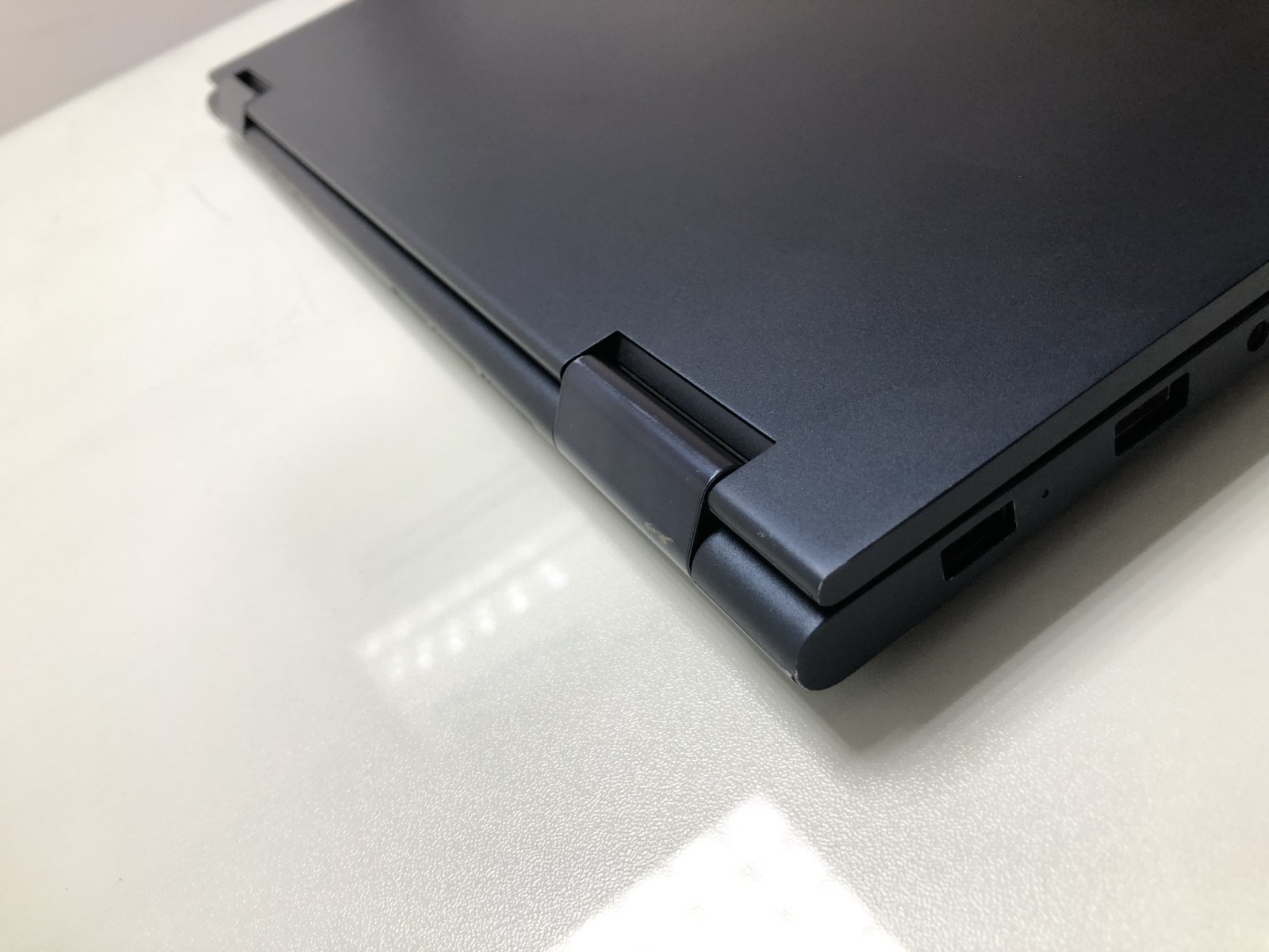 Lenovo Yoga 2-in-1 | Intel i5-8265U | 8GB RAM | 256GB SSD | Touchscree