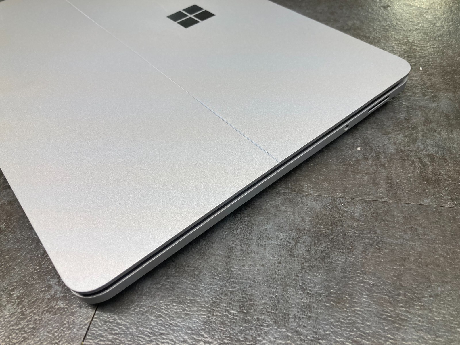 Microsoft Surface Laptop Studio 14.4” Touch Intel i5-11300H 16GB RAM 512GB SSD