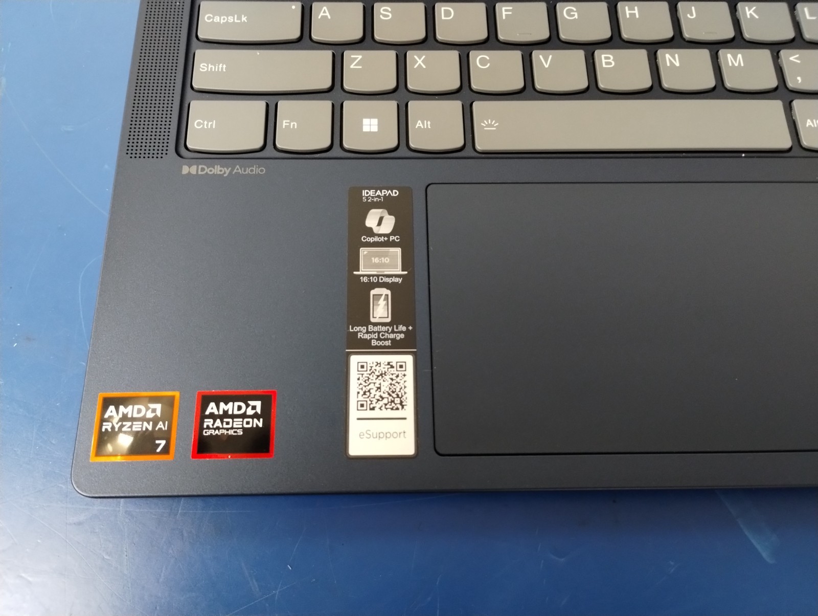 Lenovo IdeaPad 5 2-in-1 14AKP10, AMD Ryzen AI 7 350, 16 GB RAM, 1 TB NVMe SSD