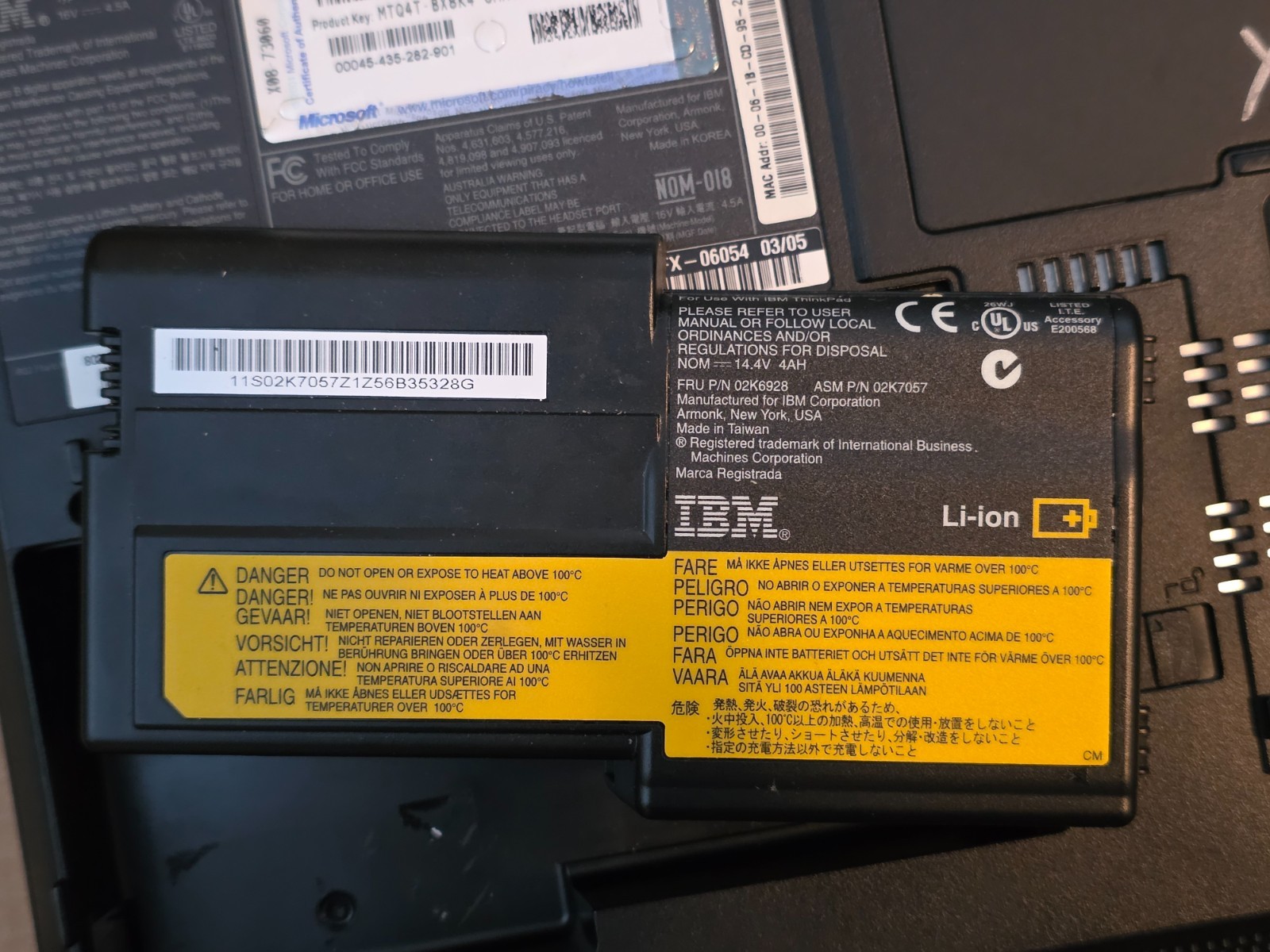 Vintage IBM ThinkPad R40 Windows XP Pro Factory Restore Pentium M Working