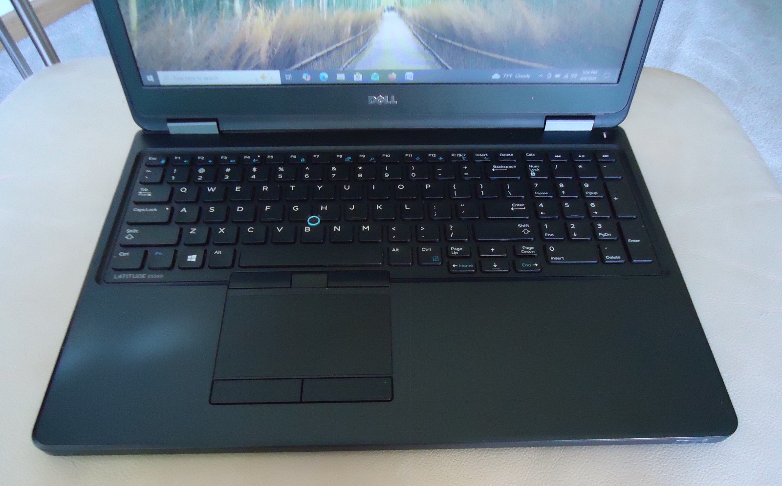 Dell Latitude E5550 Intel I5 2.30 GHz 500 HDD 8 GIG RAM WINDOWS 10 MS OFFICE