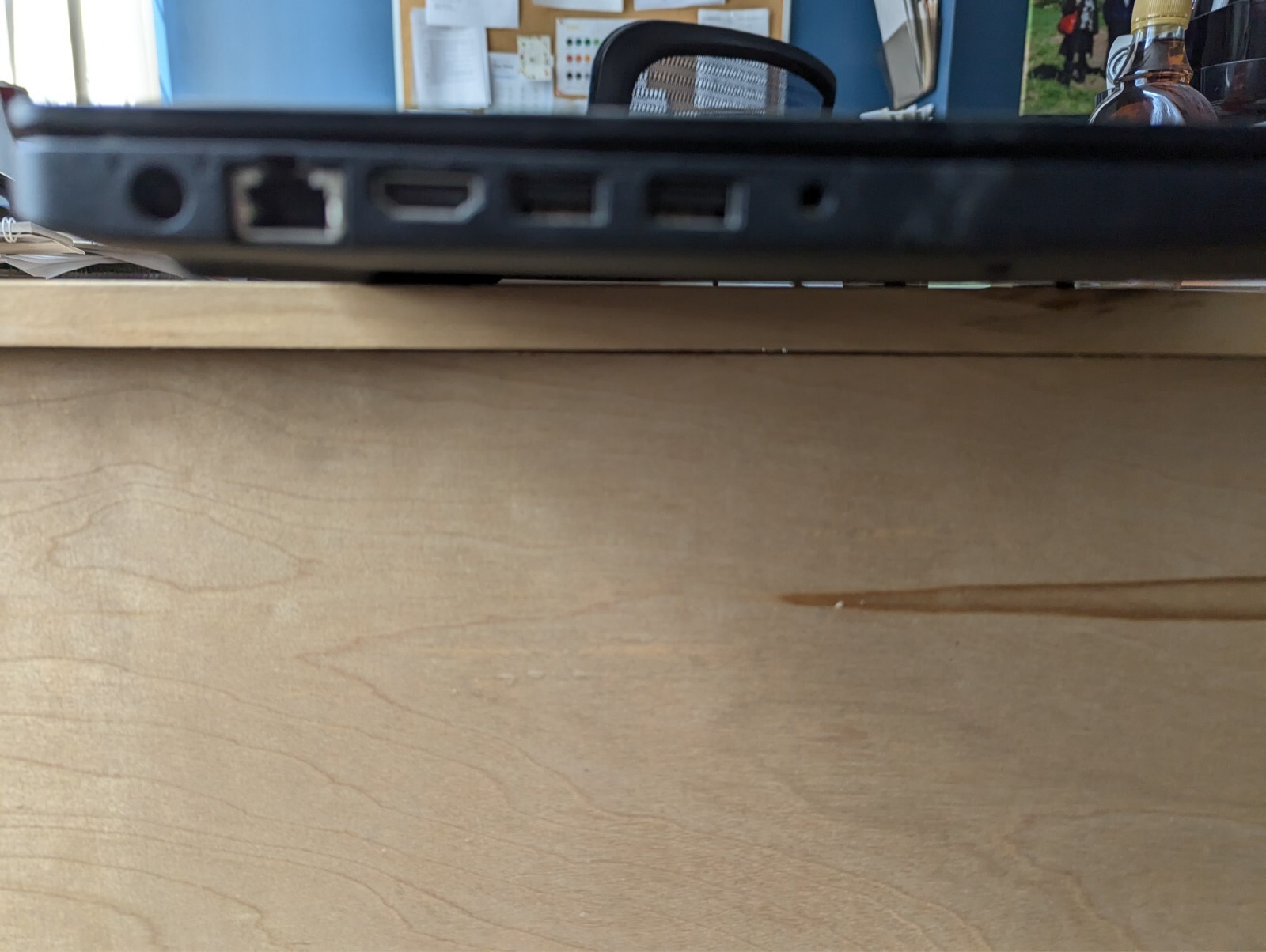 Dell Latitude 3580 15.6″ (Intel Core I5 , 250 GHz), 4 GB RAM, 500 GB HDD