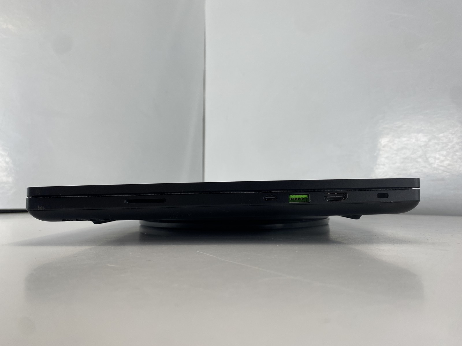 Razer Laptop Blade 16 16″ Intel Core i9-14900HX 2TB RTX 4090- Black