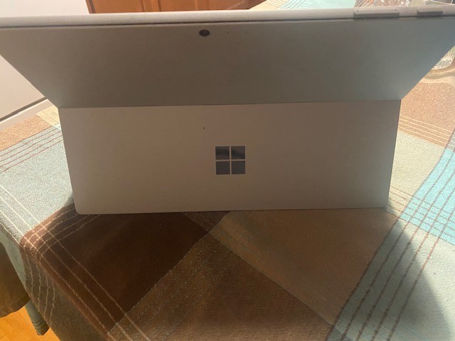Microsoft Surface Pro 6 12.3″ Wi-Fi, 128/256/512GB, Black/Platinum w/ charger